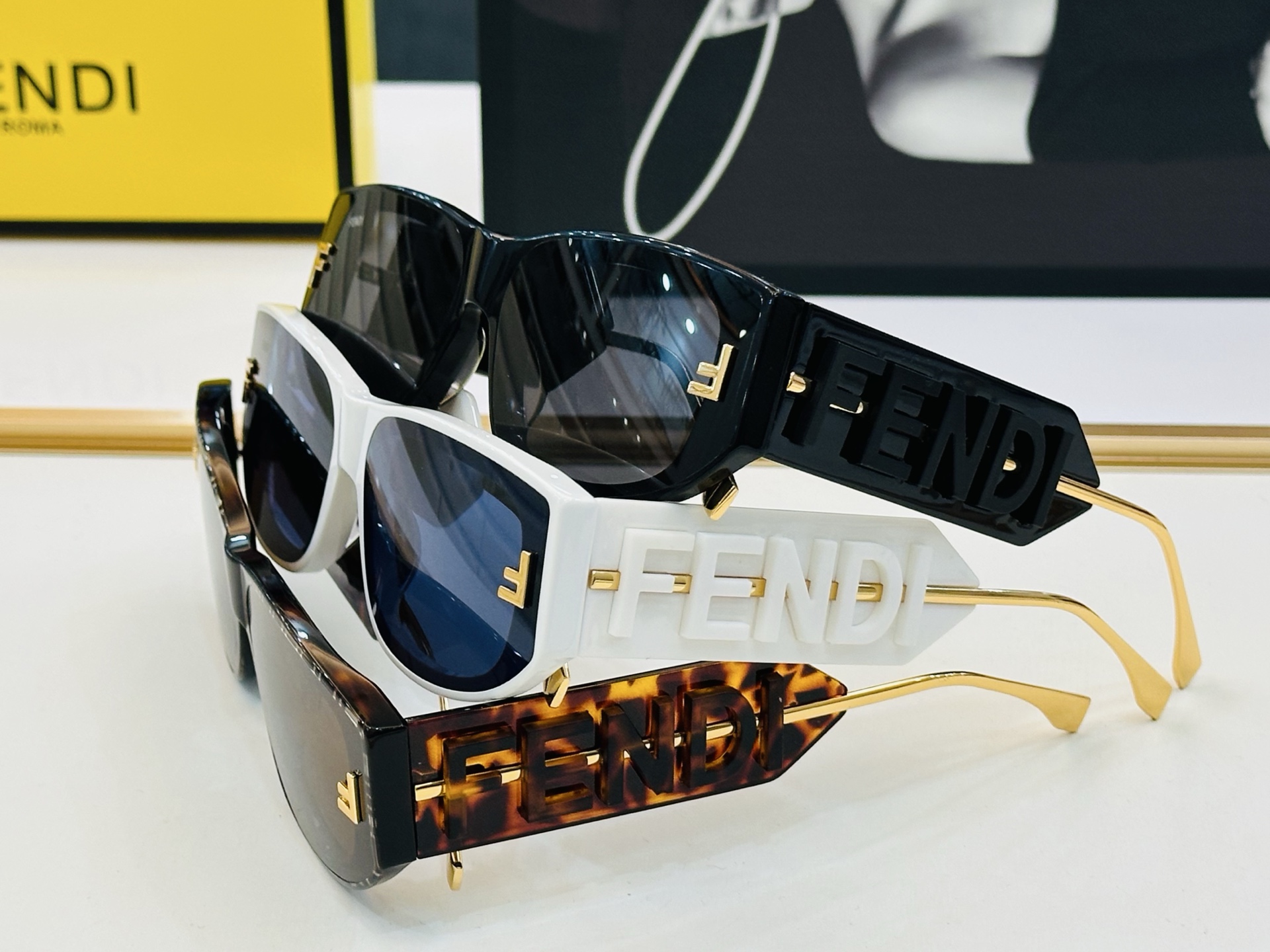 🔥新款FEND* FE4090 Size：55口20-145 🎁芬家 😀👏时尚经典 K太阳镜