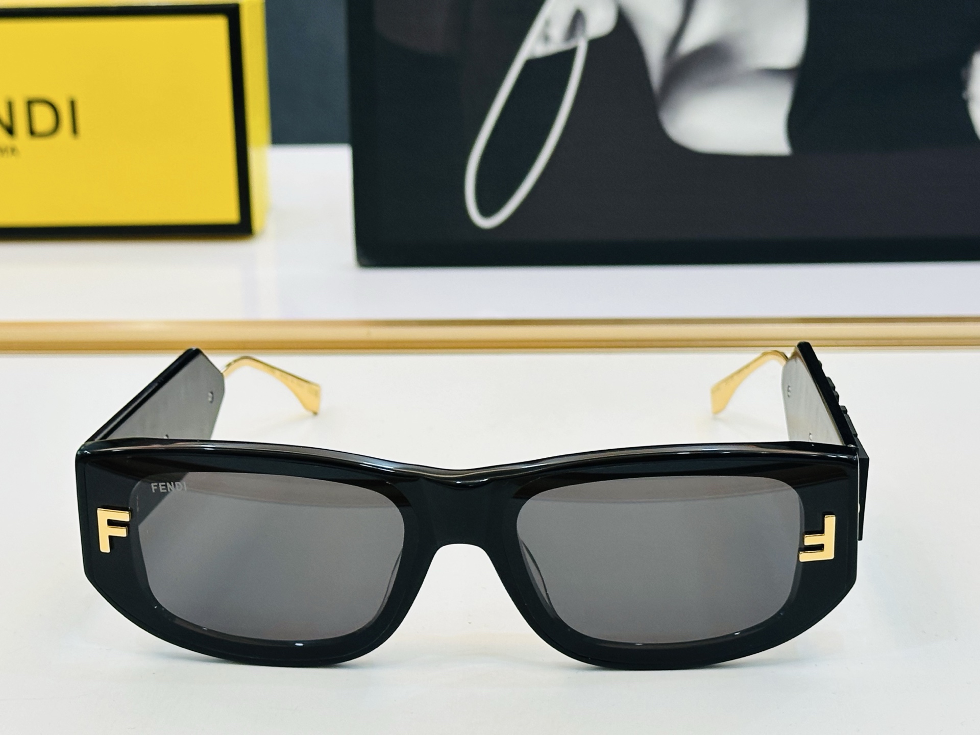 🔥新款FEND* FE4090 Size：55口20-145 🎁芬家 😀👏时尚经典 K太阳镜