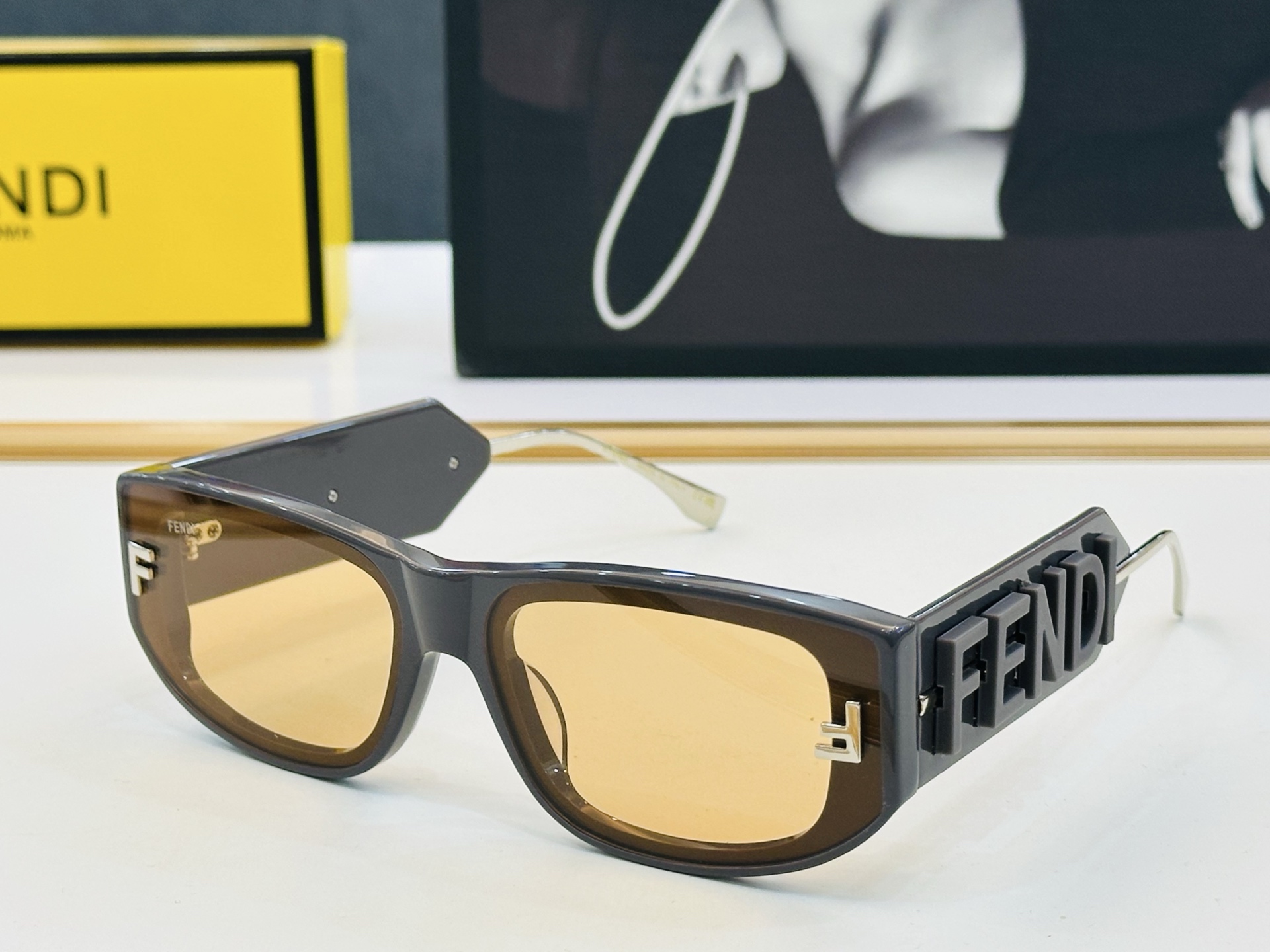 🔥新款FEND* FE4090 Size：55口20-145 🎁芬家 😀👏时尚经典 K太阳镜