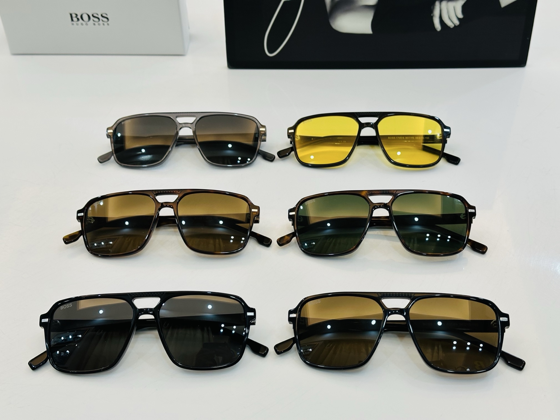 🆕 BOSS 1766/S Size：56口15-150 🕶🕶💋💋👣👣 不挑脸 🍁经典不过时框型 品质优