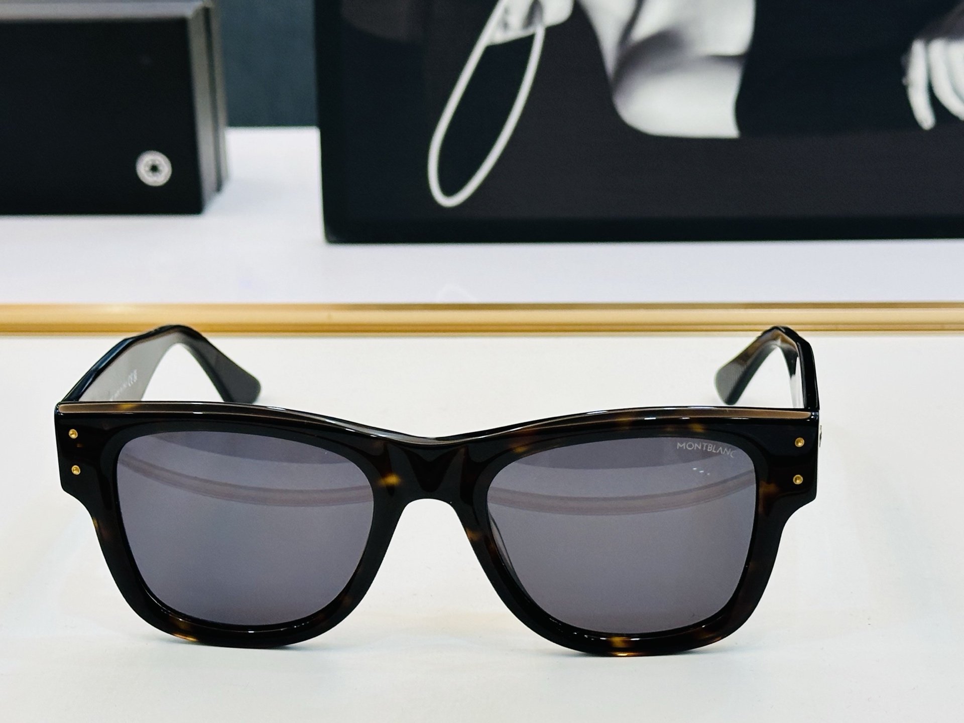 MB0381S Size：54口21-145 🌤万宝龙 非常能彰显一个人的品味品质做工稳实 L 太阳镜