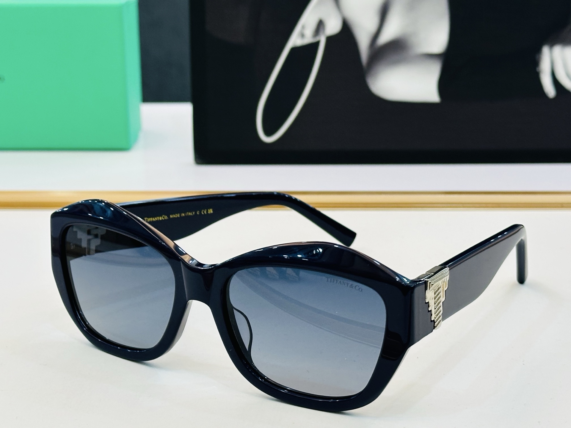 蒂芙家 Tiffany & CO. TF4233U Size：58口19-135 时尚太阳镜架 👍b多色