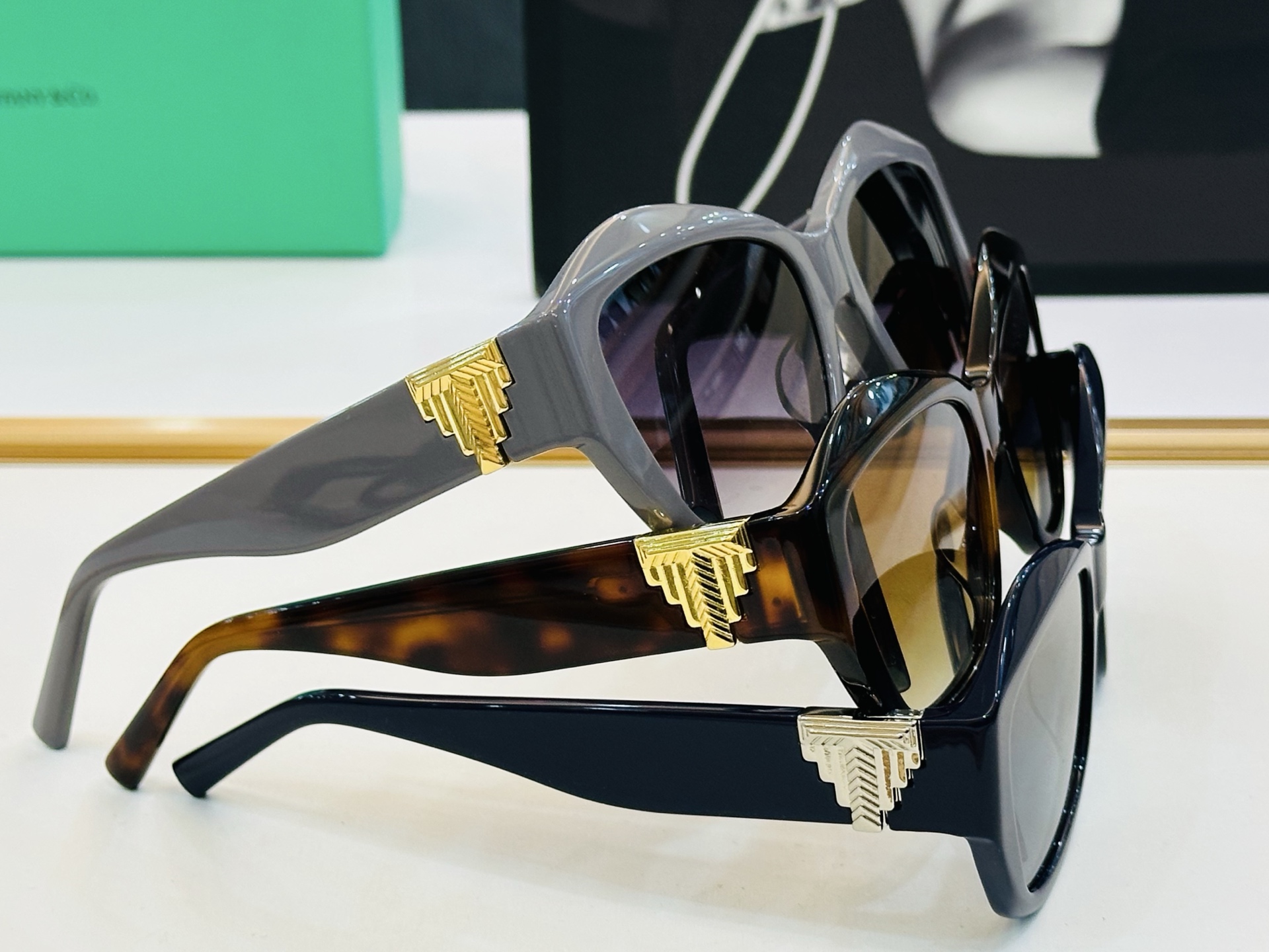 蒂芙家 Tiffany & CO. TF4233U Size：58口19-135 时尚太阳镜架 👍b多色