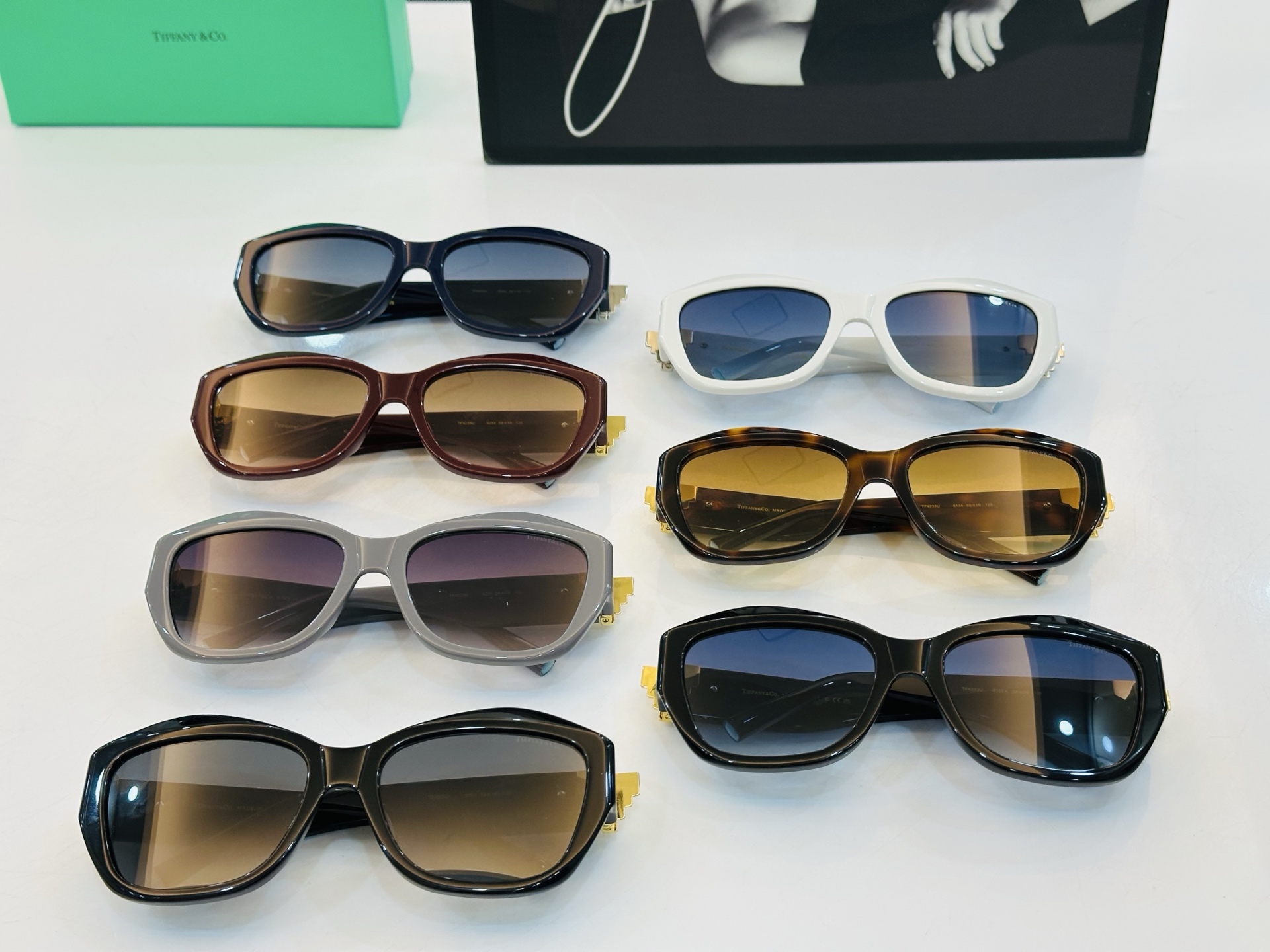 蒂芙家 Tiffany & CO. TF4233U Size：58口19-135 时尚太阳镜架 👍b多色