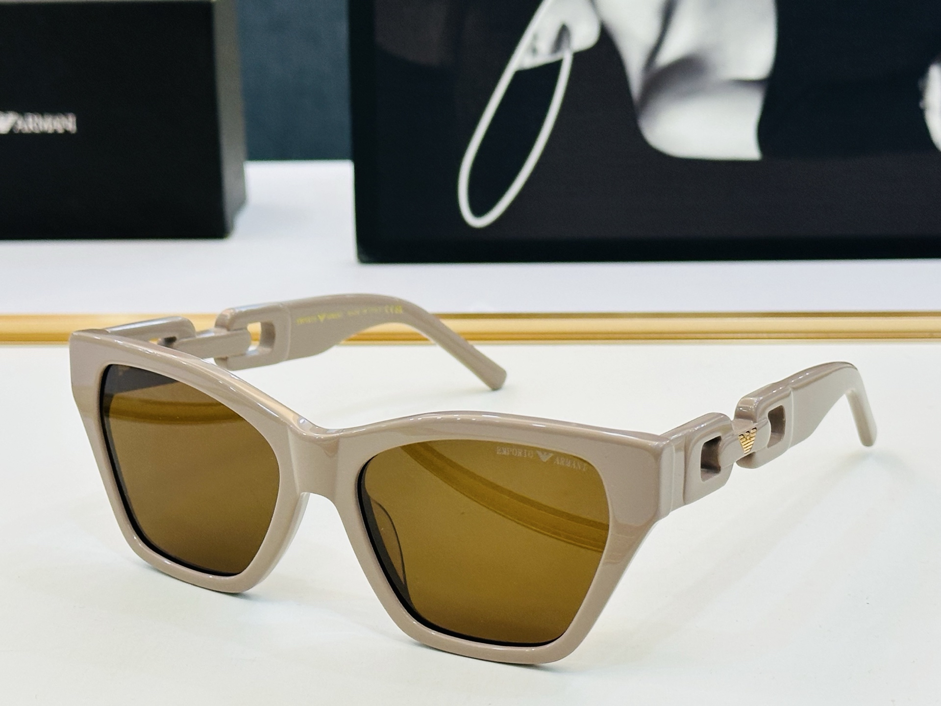 新款 阿马尼 EA4203U Size：56口18-147 📢📢👏高品质 bm太阳镜