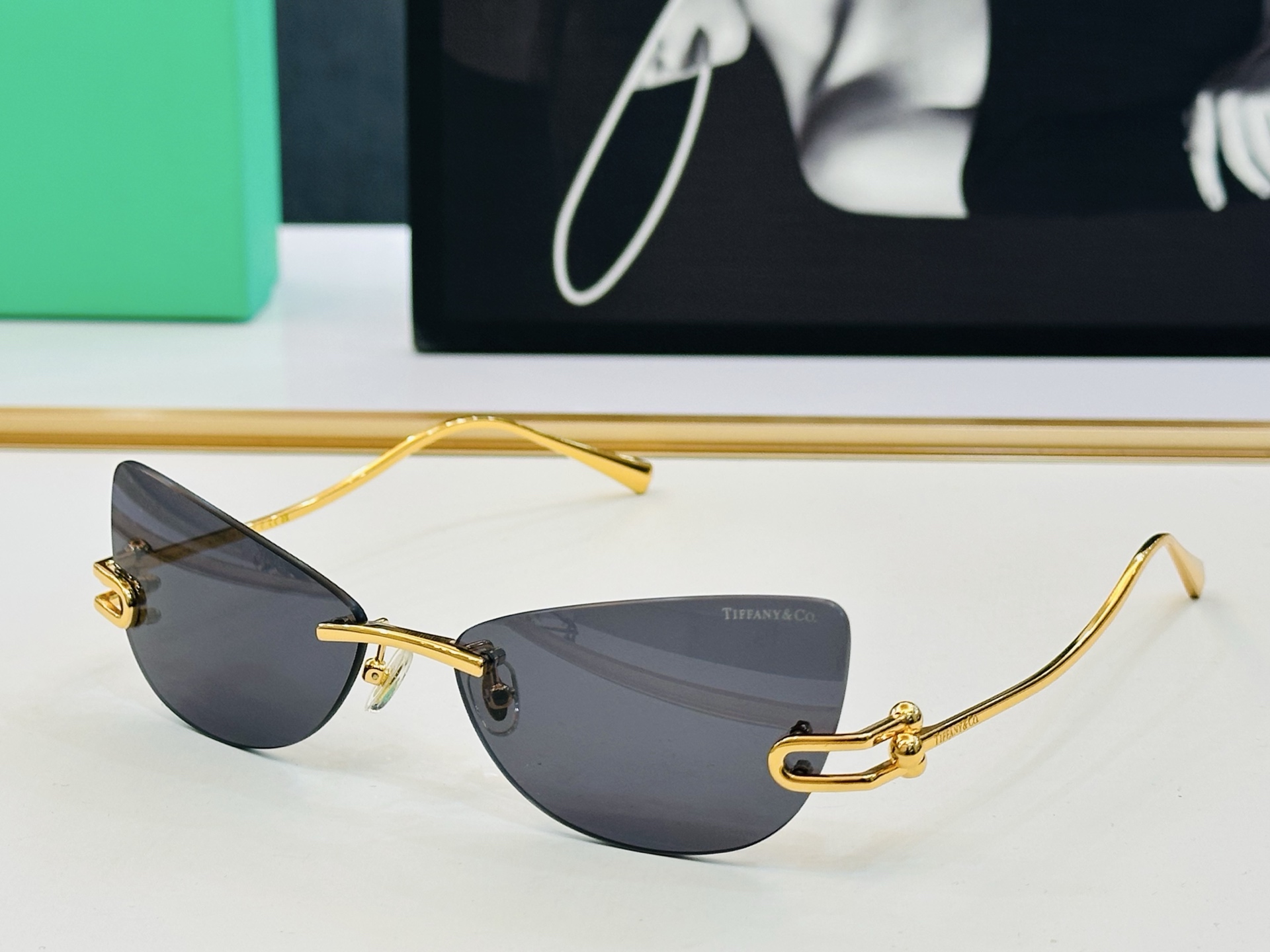 蒂芙家 Tiffany & CO. TF3112K Size：61口16-135 时尚太阳镜架 👍b多色