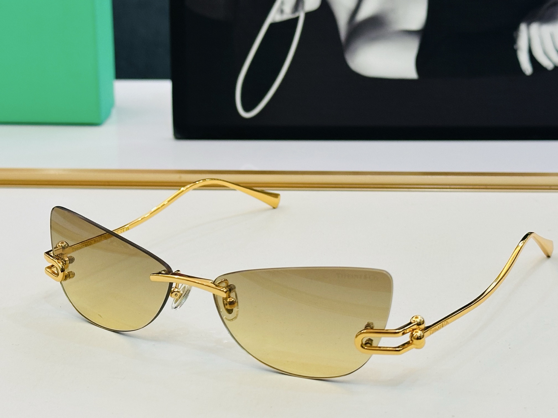 蒂芙家 Tiffany & CO. TF3112K Size：61口16-135 时尚太阳镜架 👍b多色