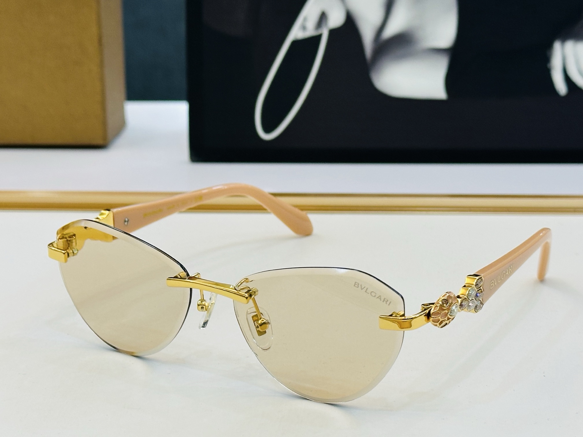 🆕款 官网同售 宝格家 BV1808 👍 Size ：57口16-145 绝对要买😎品质非常完美 b出街