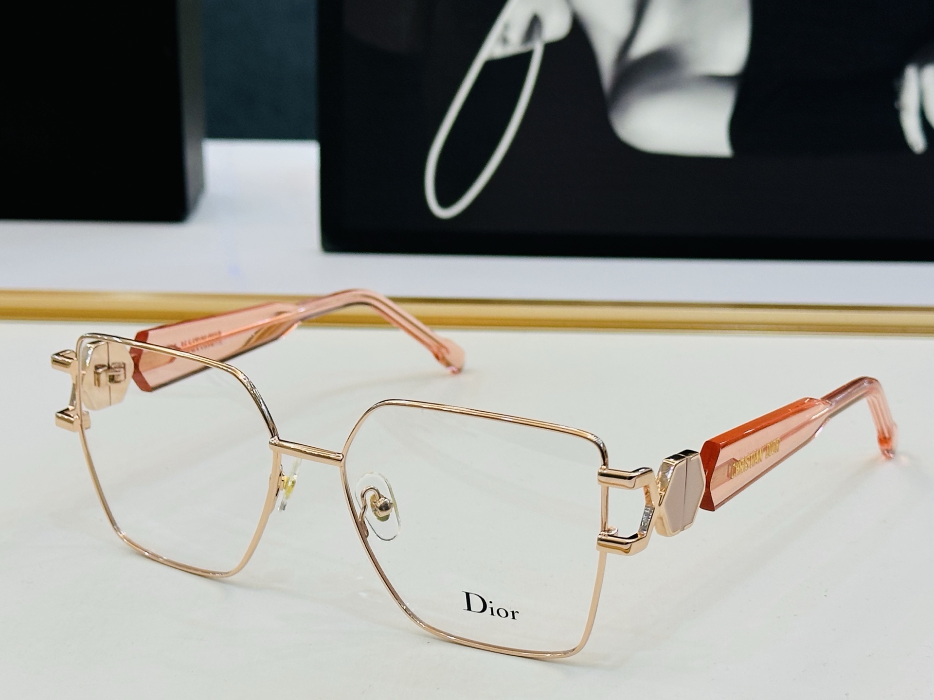 推荐 Dio* 迪家 VPS Size：55口16-140 时尚达人超爱💞 L时尚百搭 配光架