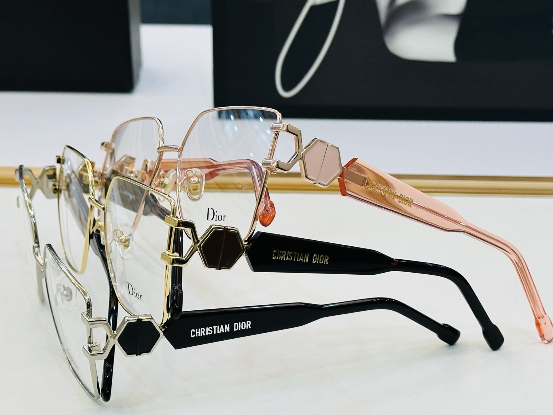 推荐 Dio* 迪家 VPS Size：55口16-140 时尚达人超爱💞 L时尚百搭 配光架