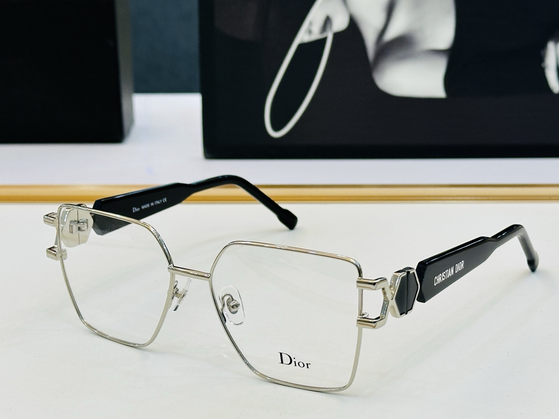 推荐 Dio* 迪家 VPS Size：55口16-140 时尚达人超爱💞 L时尚百搭 配光架