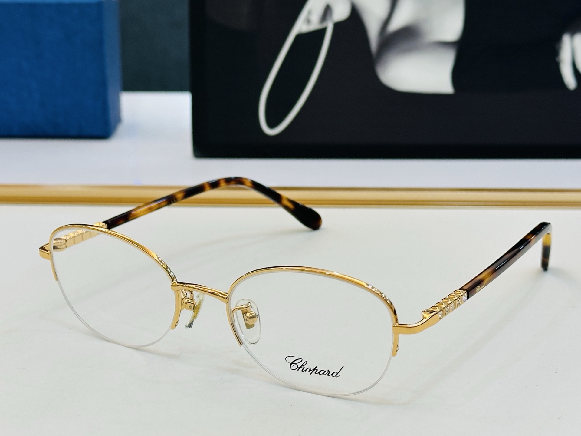 原版 ChoPard肖邦 MODEL: SCHG976 Size：54口20-145 以现代时尚的设计风