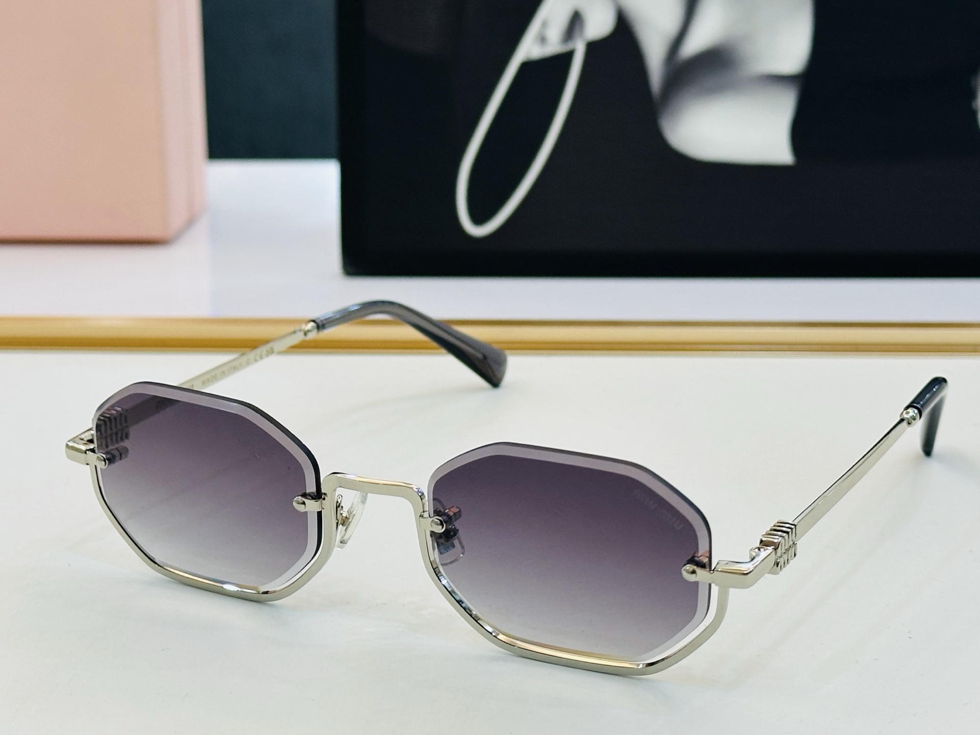 🆕 谬家 SMU 1747S Size：52口23-145 🌺🌺 [玫瑰][闪电] 时尚靓丽 得意][得