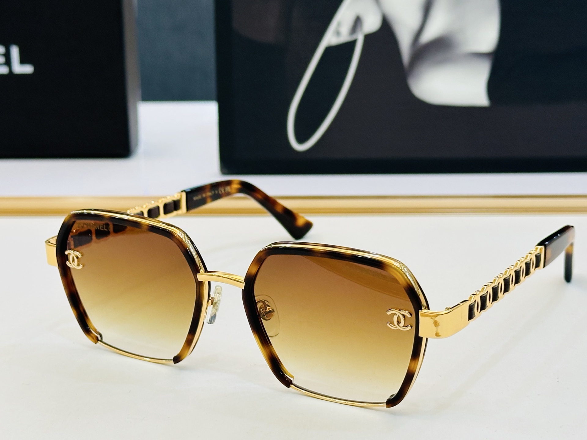 🆕 【CHANE*/香家】MODEL:95105 Size：56口18-143 💅🏻💓J太阳镜