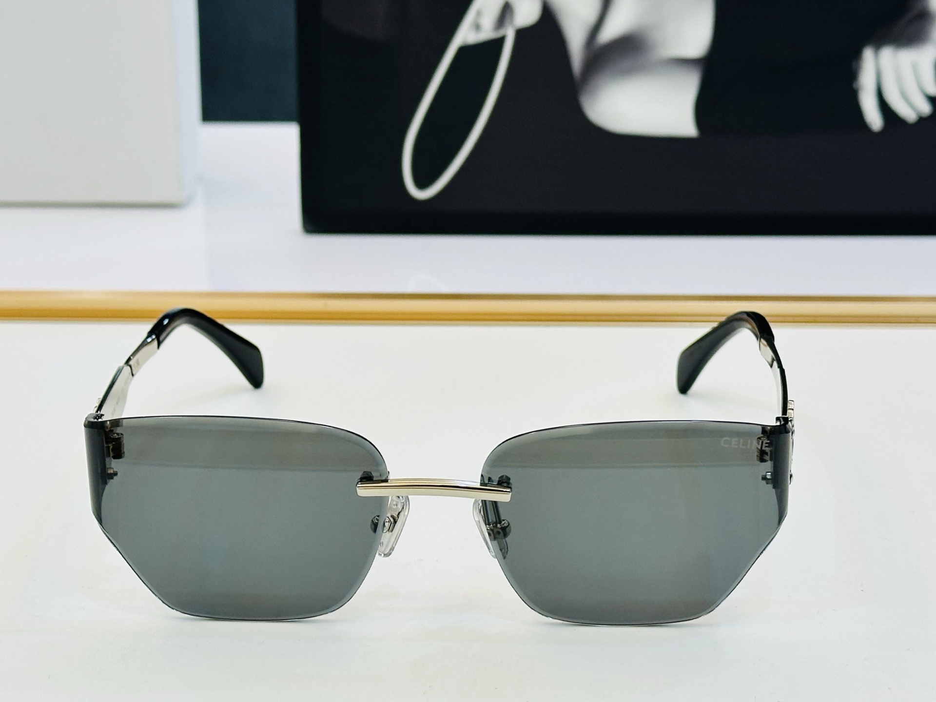 【CELINE】赛琳 CL42135 Size：63口18-143 一直热销的款式，欧美风 光泽度好 Y