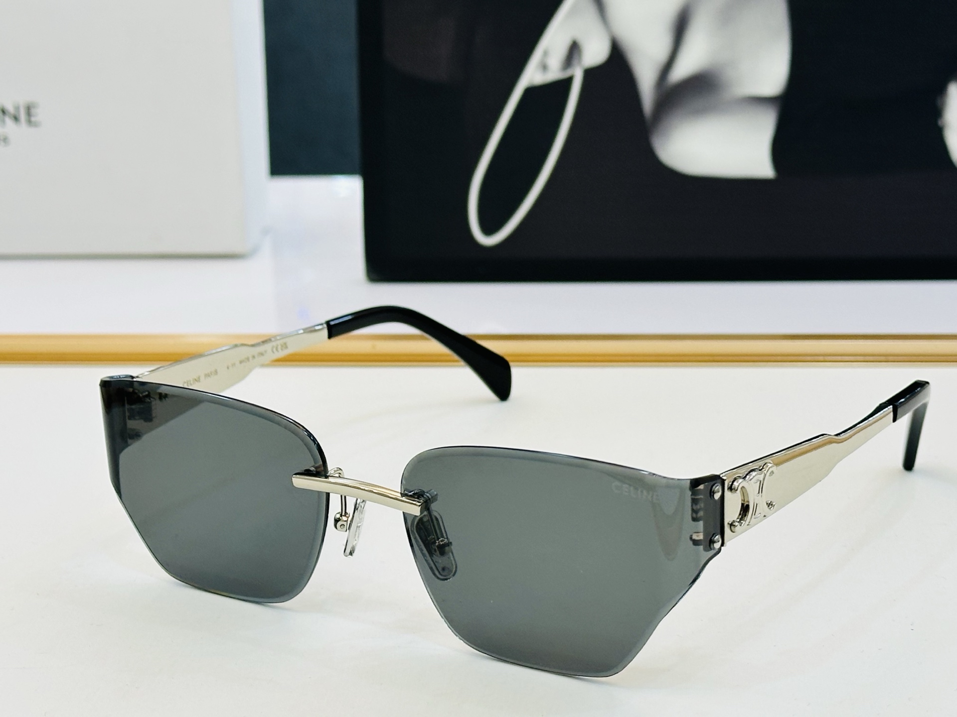 【CELINE】赛琳 CL42135 Size：63口18-143 一直热销的款式，欧美风 光泽度好 Y