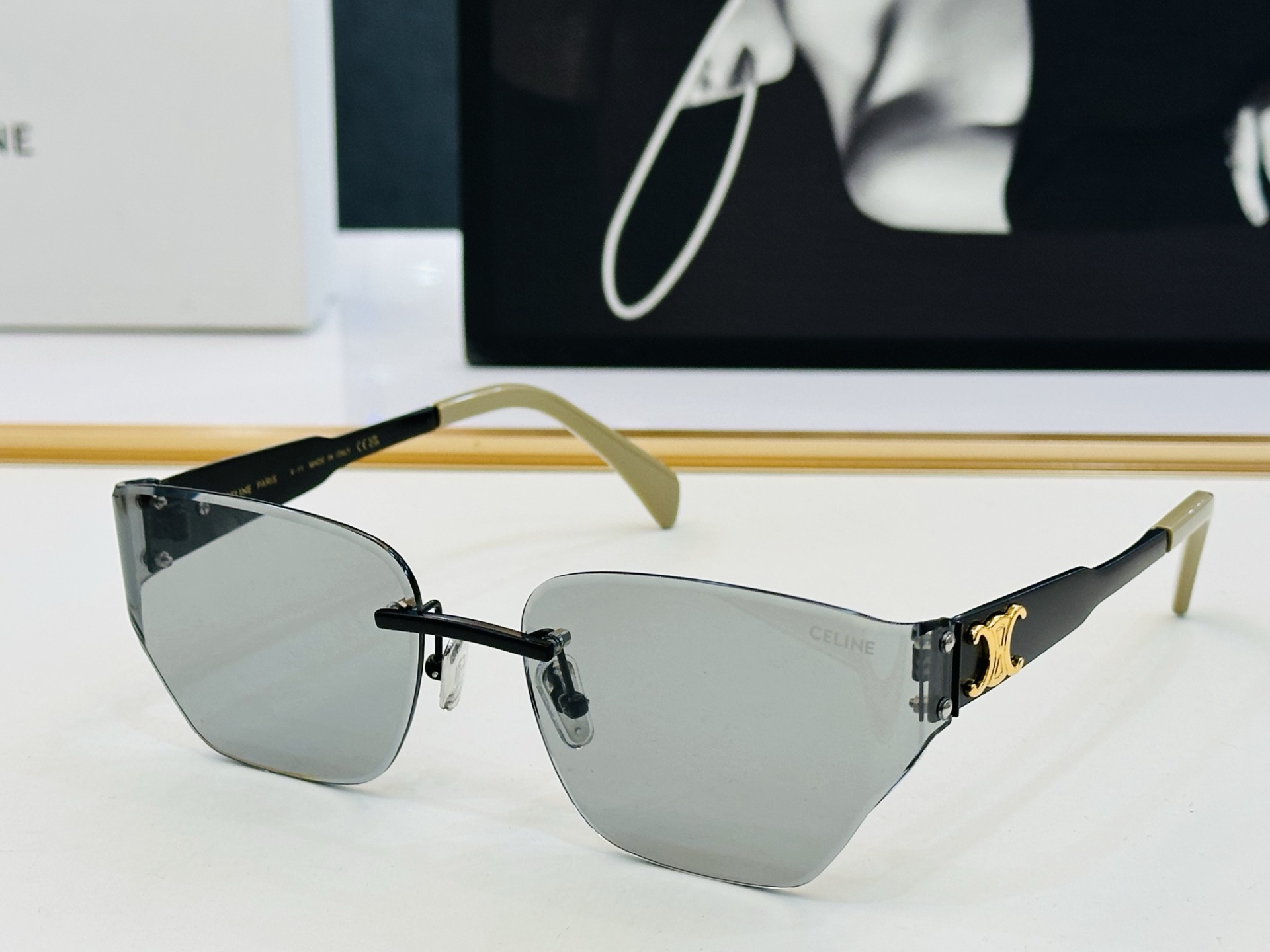 【CELINE】赛琳 CL42135 Size：63口18-143 一直热销的款式，欧美风 光泽度好 Y