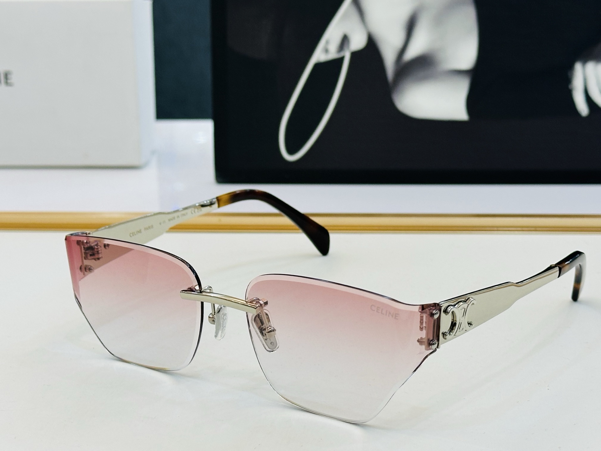 【CELINE】赛琳 CL42135 Size：63口18-143 一直热销的款式，欧美风 光泽度好 Y