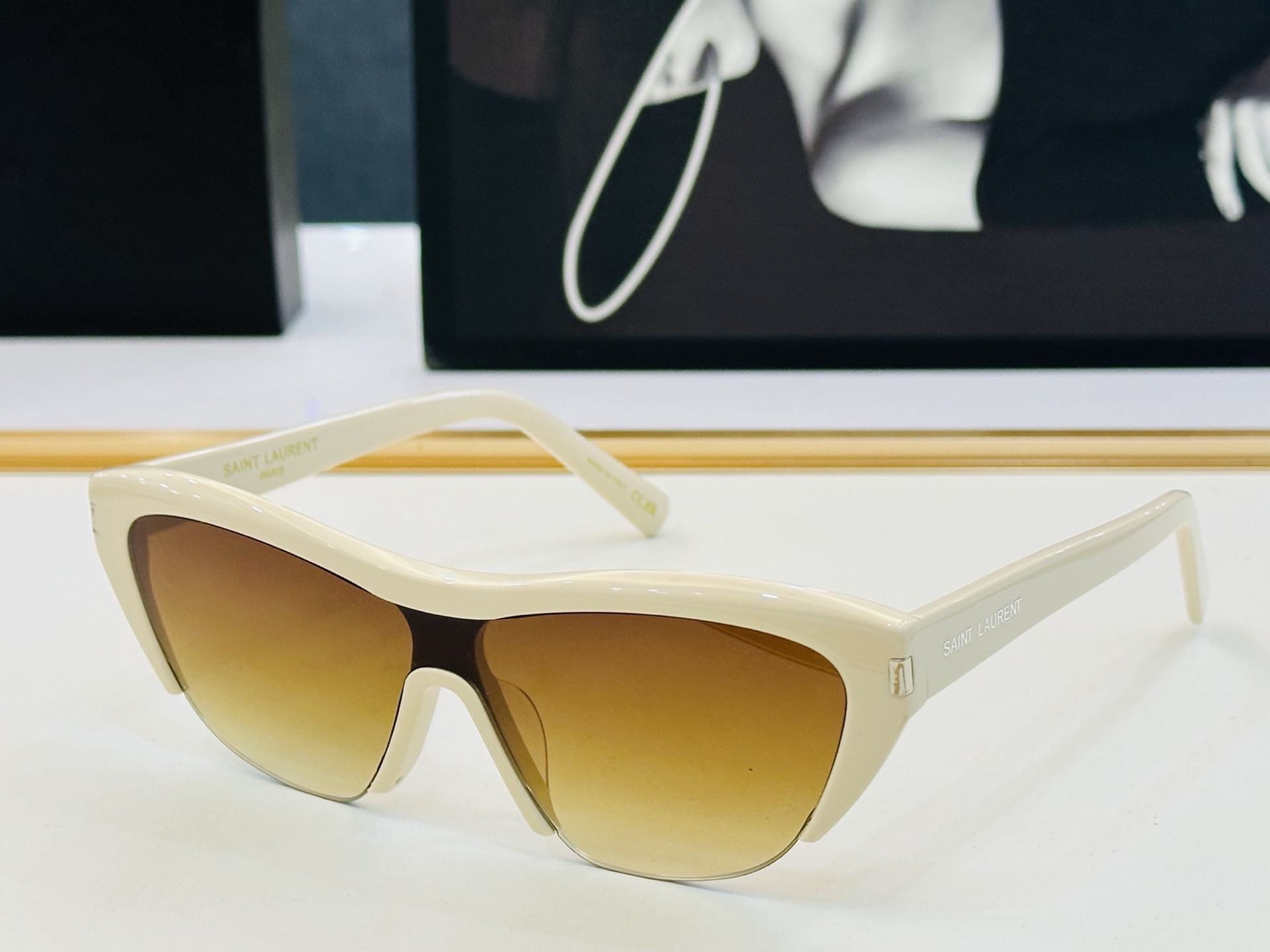 网红爆款 圣罗兰💫SL M704 💫Size：59口11-142 板材框设计 💎❤️Y俏皮甜美质感超好 