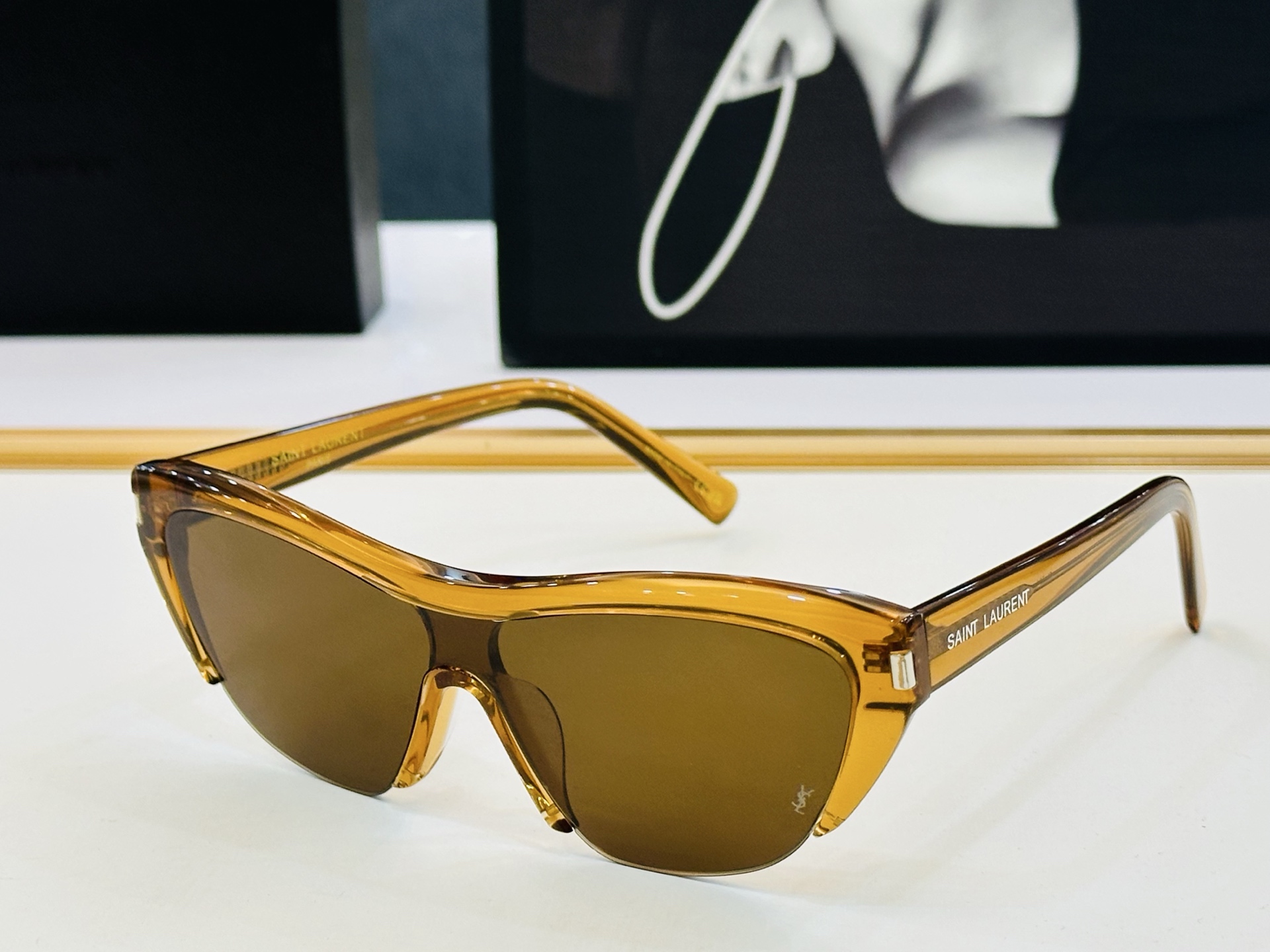 网红爆款 圣罗兰💫SL M704 💫Size：59口11-142 板材框设计 💎❤️Y俏皮甜美质感超好 