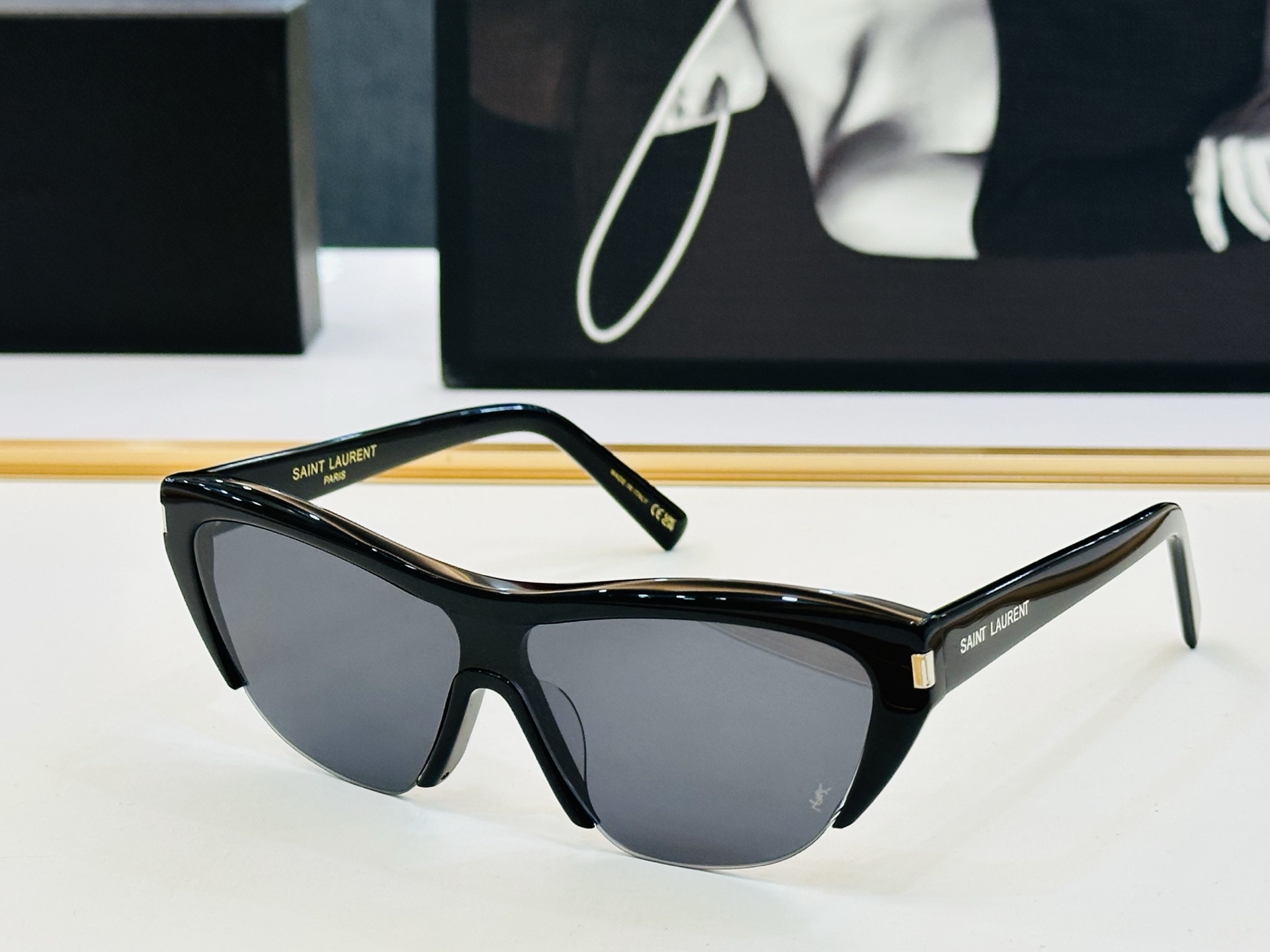 网红爆款 圣罗兰💫SL M704 💫Size：59口11-142 板材框设计 💎❤️Y俏皮甜美质感超好 