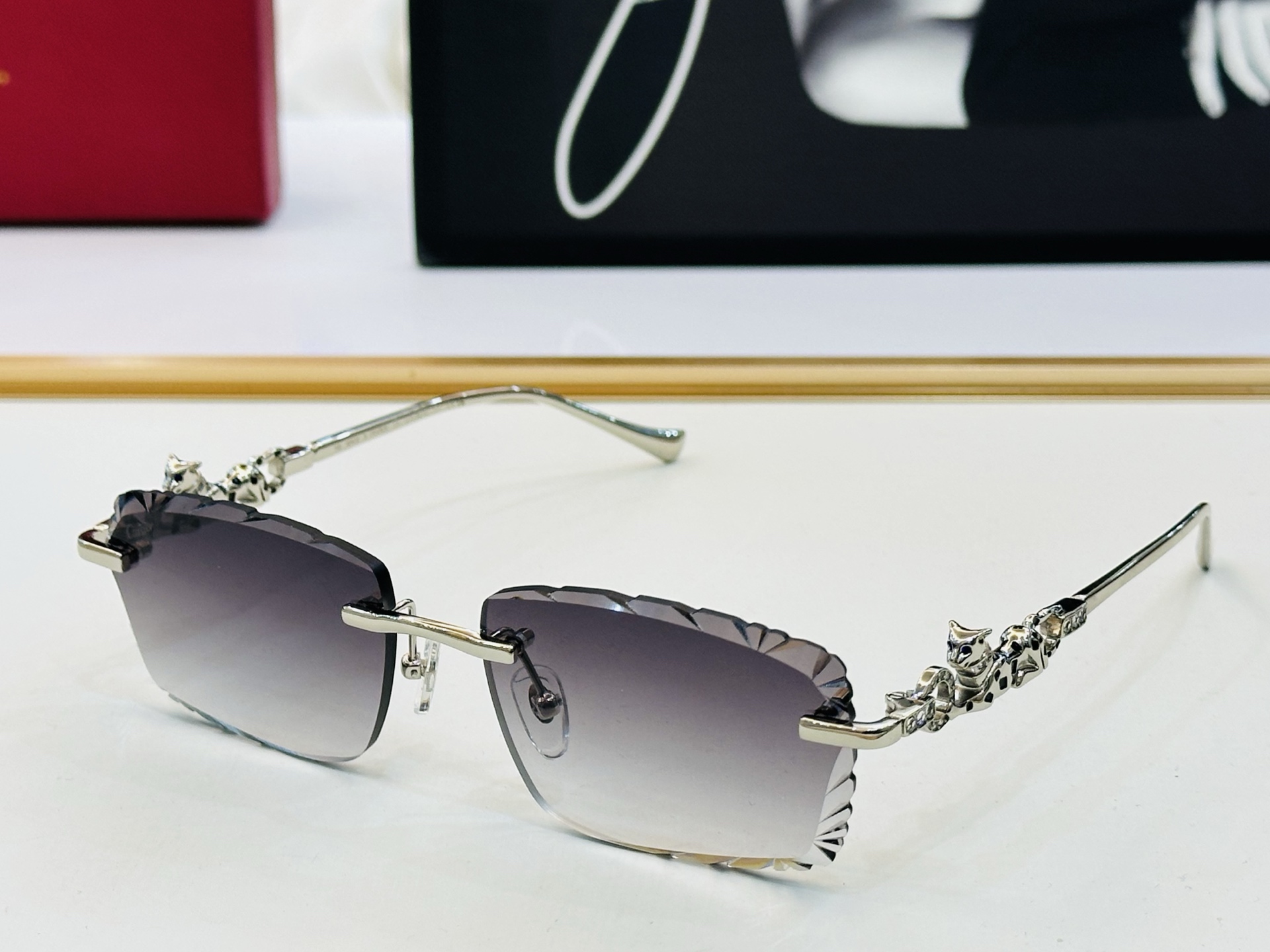 Cartie* 卡家 CT01821 太阳镜 Size：57口17-145 工艺精湛气质十足！bm男女同