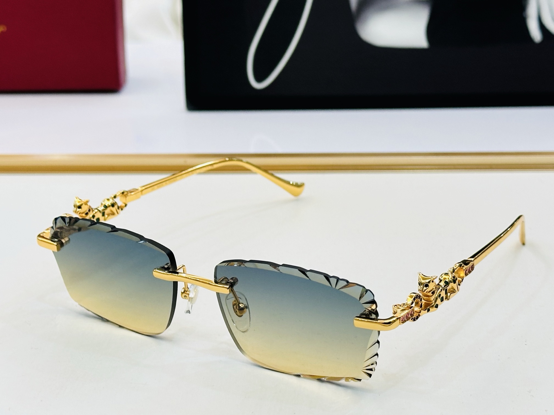 Cartie* 卡家 CT01821 太阳镜 Size：57口17-145 工艺精湛气质十足！bm男女同