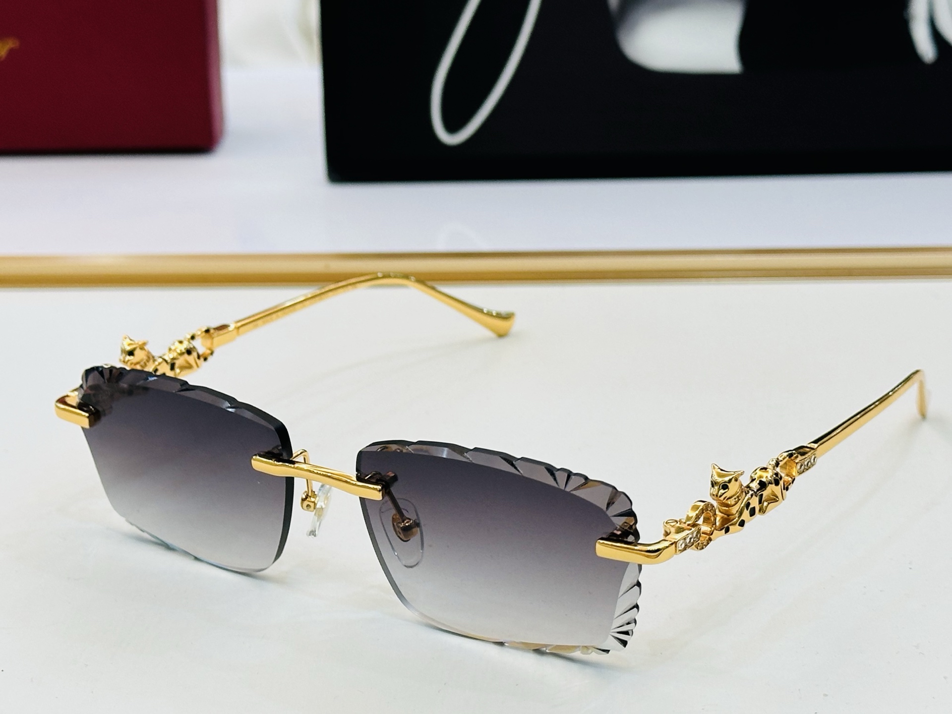 Cartie* 卡家 CT01821 太阳镜 Size：57口17-145 工艺精湛气质十足！bm男女同