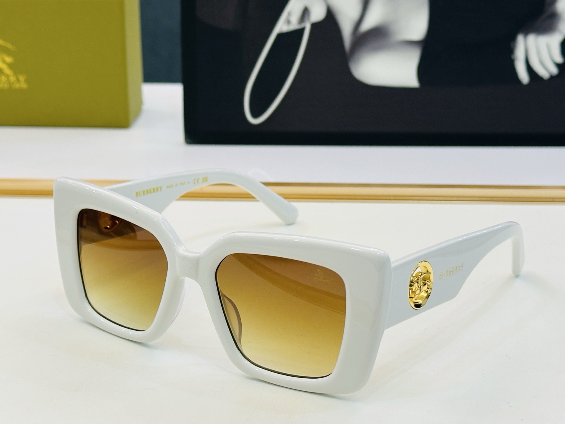 高品质✨BURBERR*✨ 巴家 B5880 Size：52口20-145 女款太阳眼镜[得意]🌲🌲 b