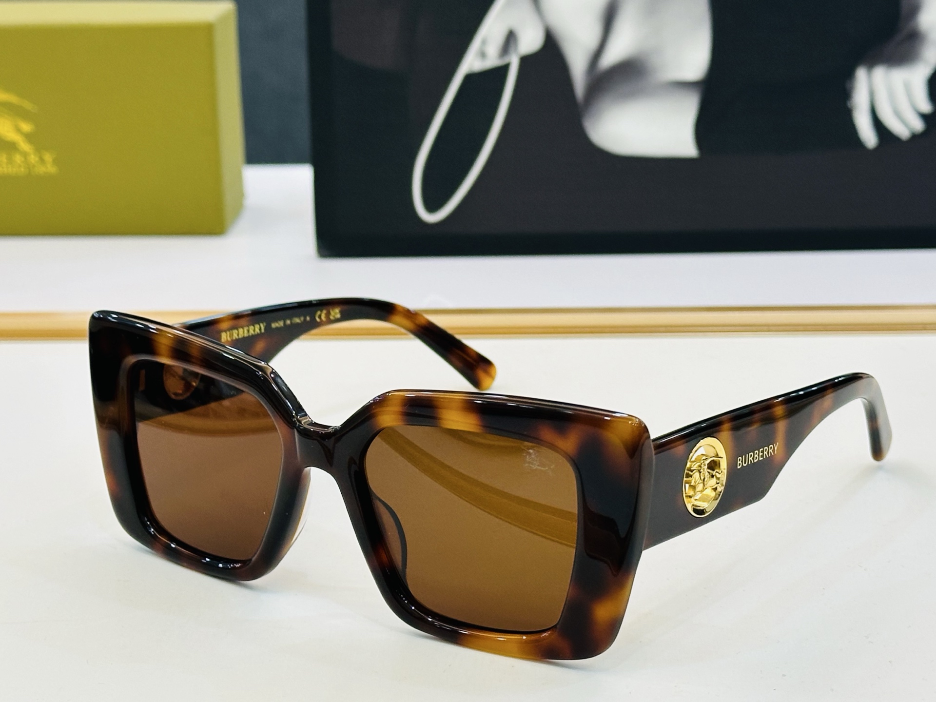 高品质✨BURBERR*✨ 巴家 B5880 Size：52口20-145 女款太阳眼镜[得意]🌲🌲 b