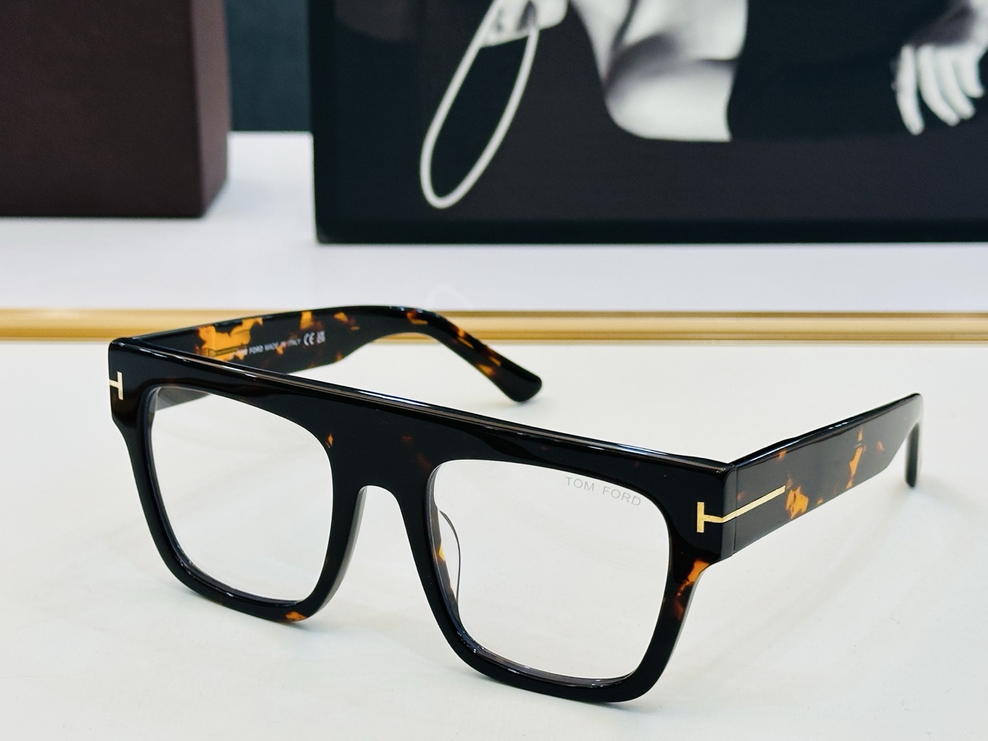 🎉TOM FOR*🎉汤姆家 Model: FT0947 Size：52口22-145 时尚框 板材太阳镜