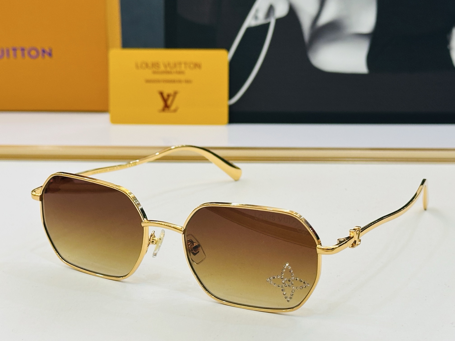 路易家 🎩Z1667LU Size：55口19-145 充满活力的 展现独特个性🌟展现大气的你 K高品质