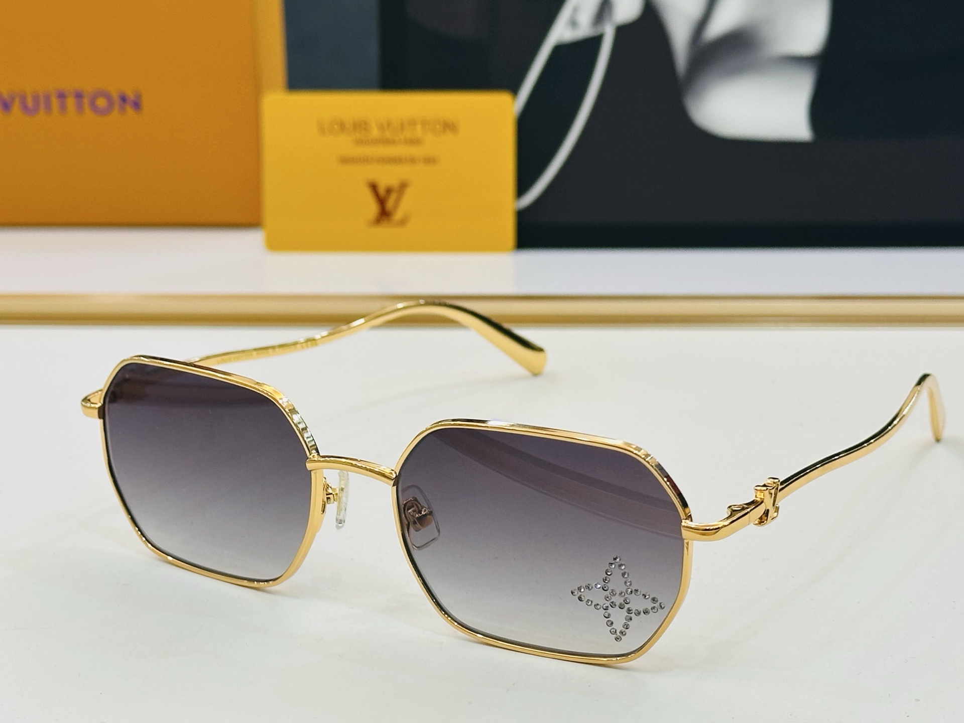 路易家 🎩Z1667LU Size：55口19-145 充满活力的 展现独特个性🌟展现大气的你 K高品质