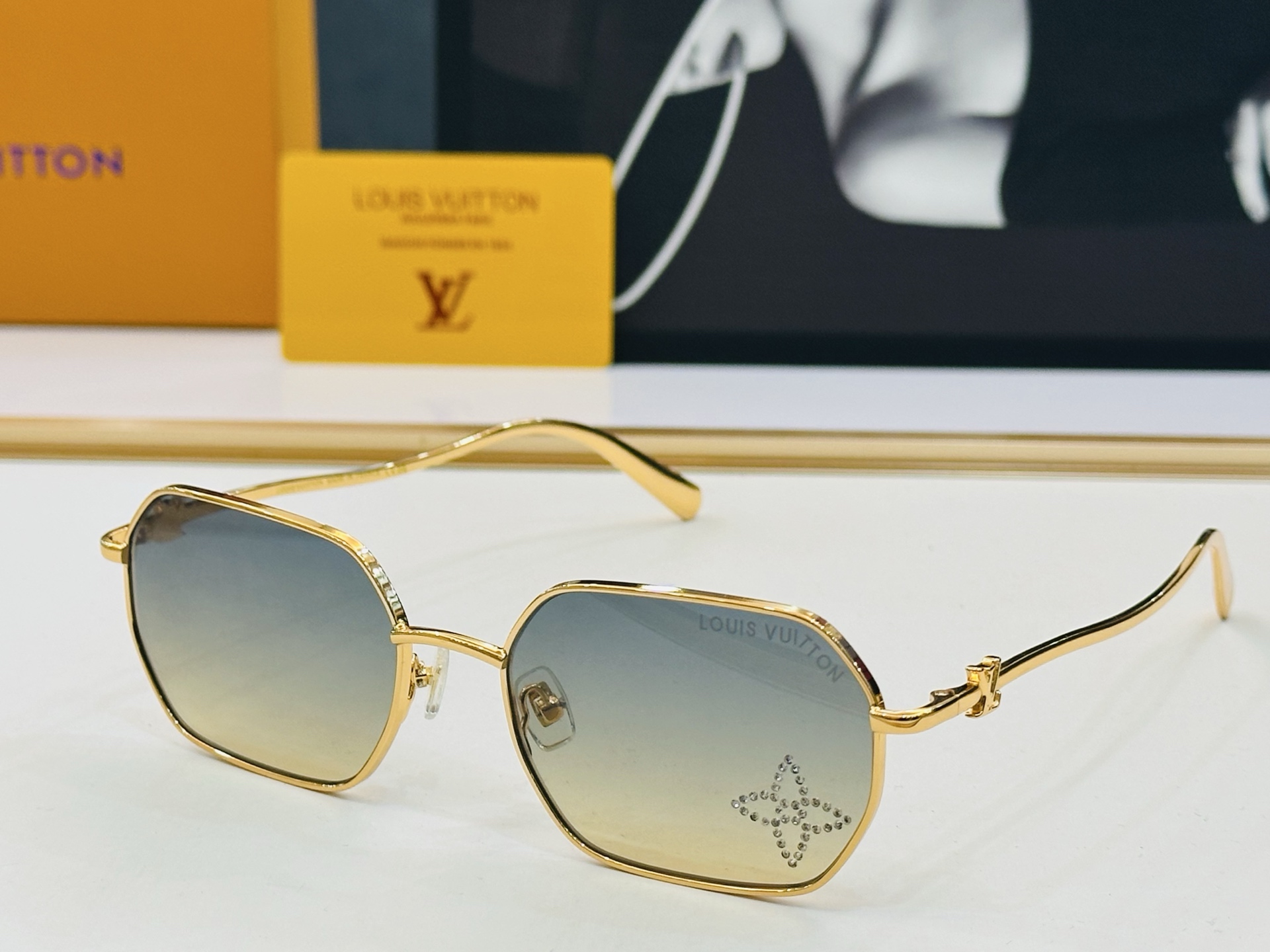 路易家 🎩Z1667LU Size：55口19-145 充满活力的 展现独特个性🌟展现大气的你 K高品质