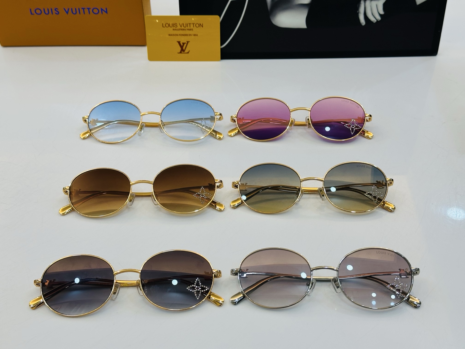 路易家 🎩Z1666LU Size：55口19-145 充满活力的 展现独特个性🌟展现大气的你 K高品质