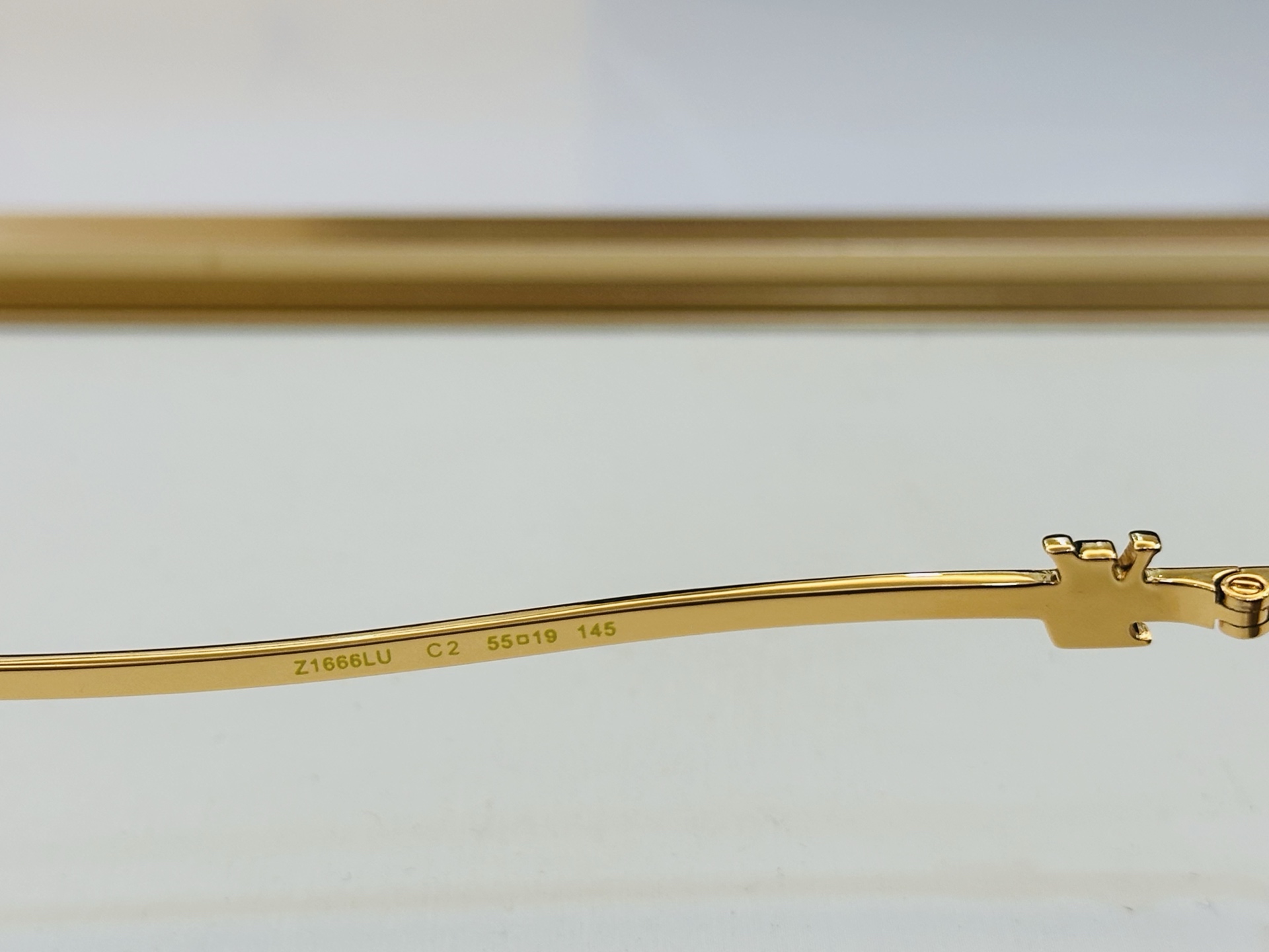 路易家 🎩Z1666LU Size：55口19-145 充满活力的 展现独特个性🌟展现大气的你 K高品质