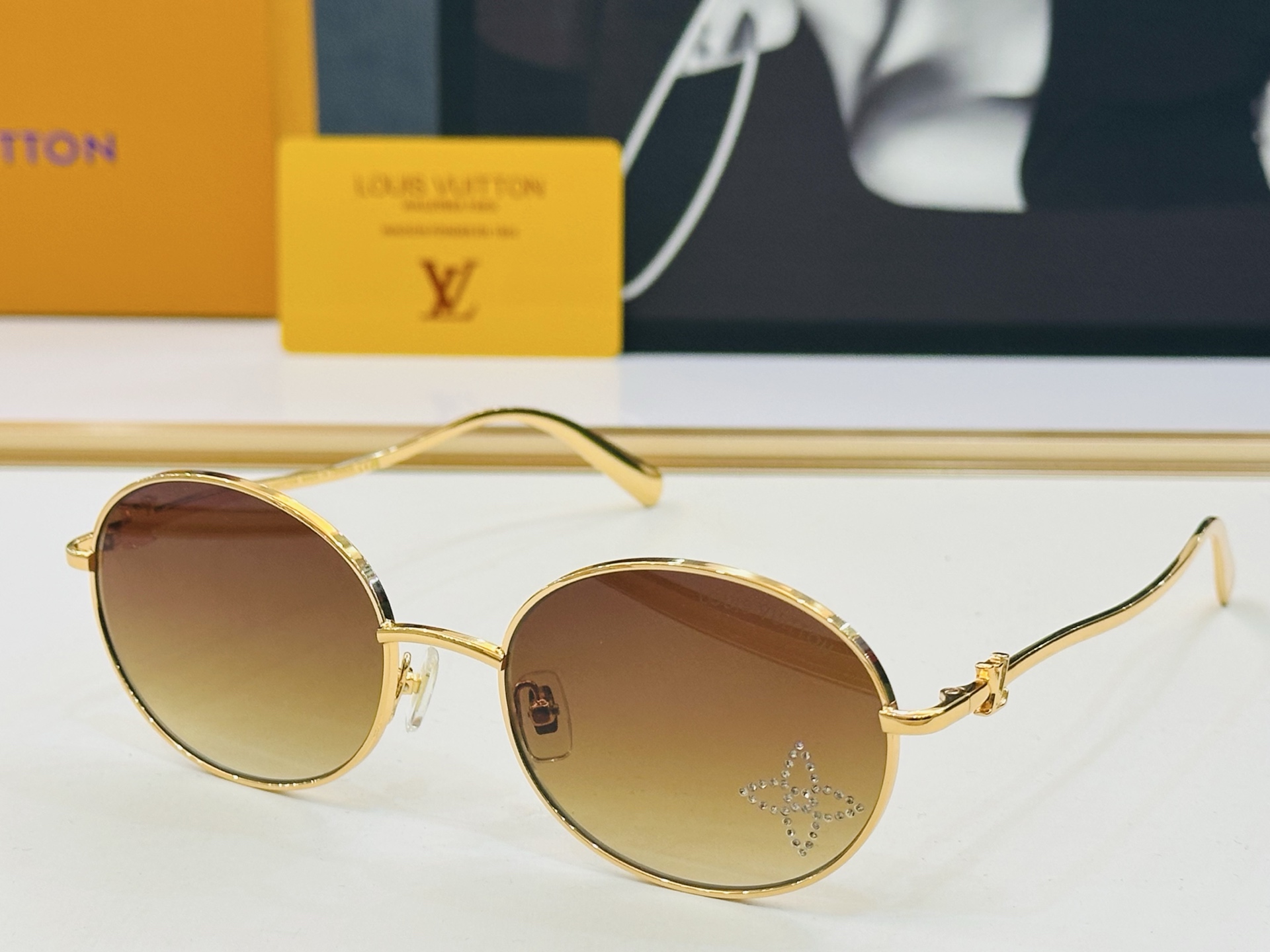 路易家 🎩Z1666LU Size：55口19-145 充满活力的 展现独特个性🌟展现大气的你 K高品质