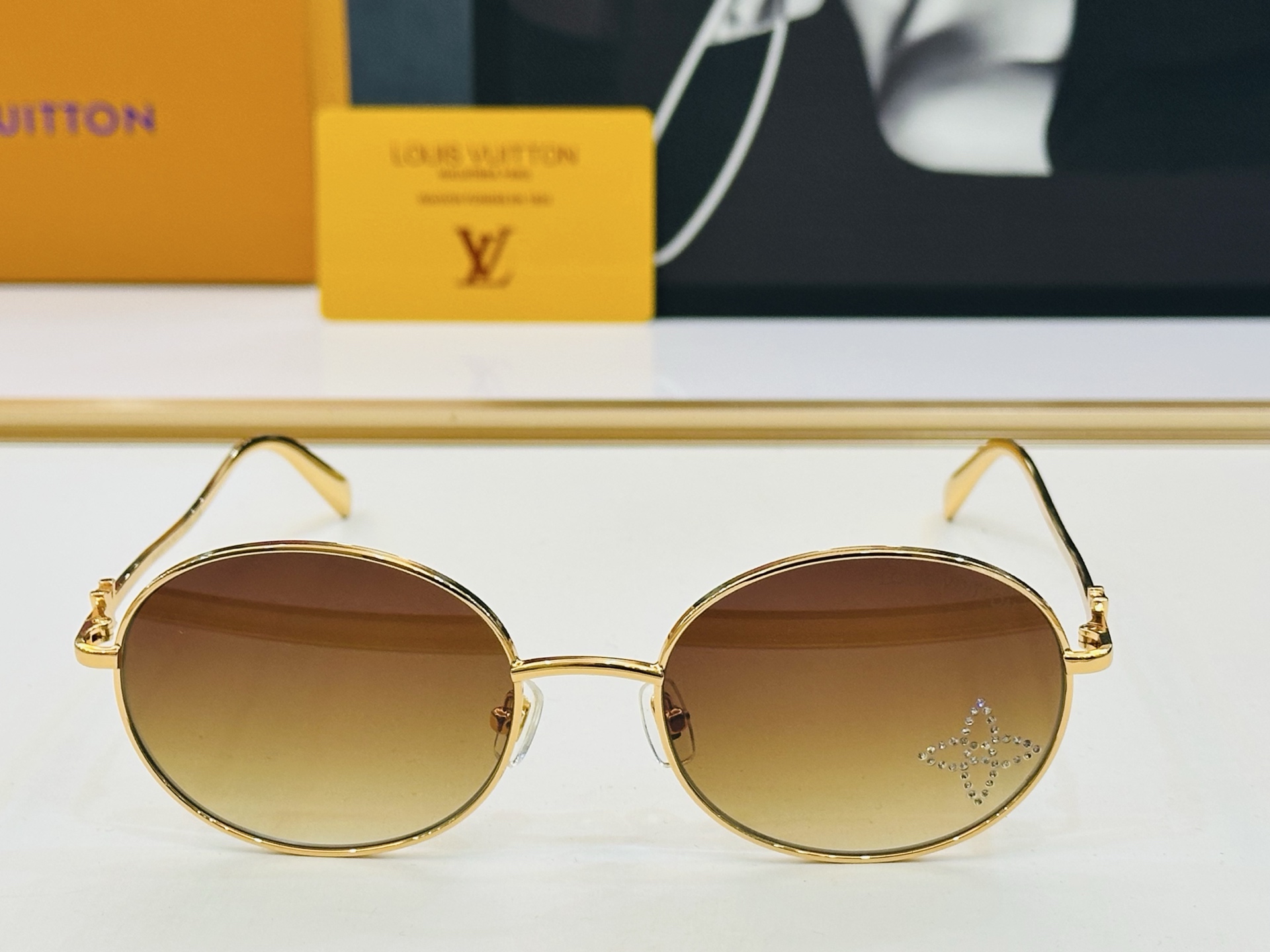 路易家 🎩Z1666LU Size：55口19-145 充满活力的 展现独特个性🌟展现大气的你 K高品质