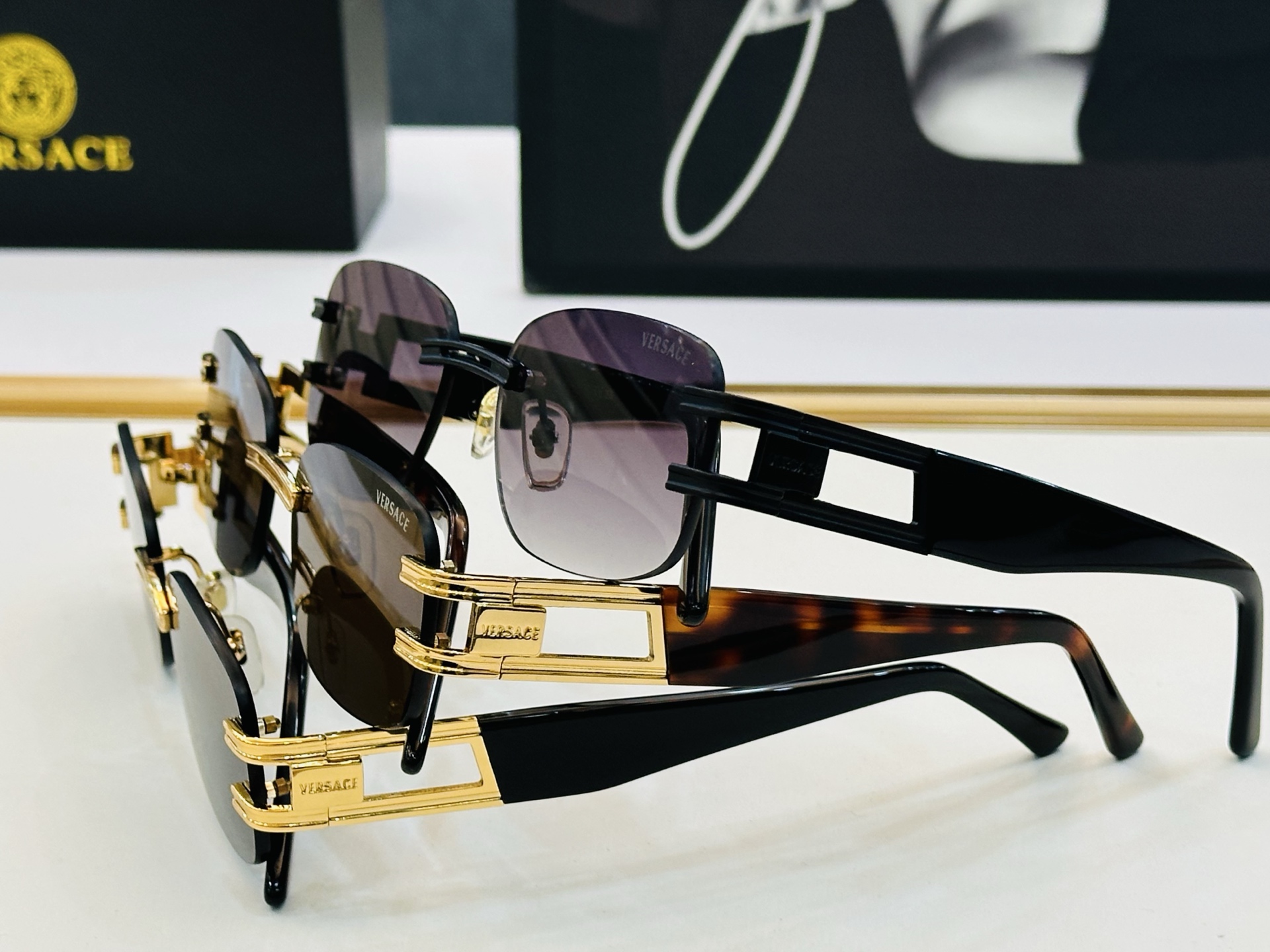 🎉🎉范思家 VERSACE✨✨✨MODEL：MOD051 Size：56口18-142 ✨D有范