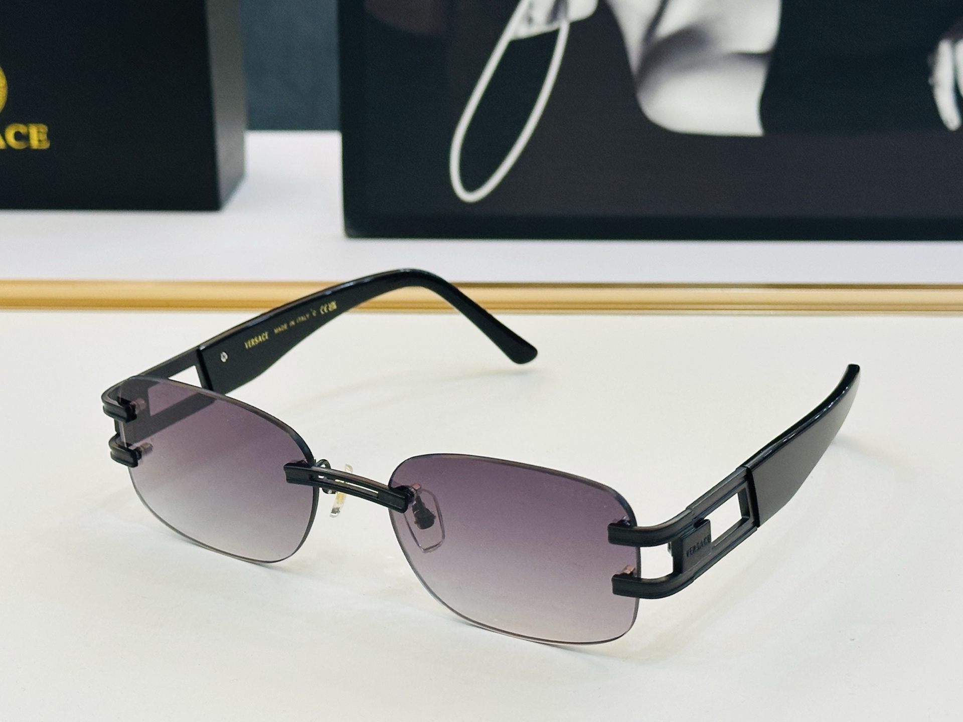 🎉🎉范思家 VERSACE✨✨✨MODEL：MOD051 Size：56口18-142 ✨D有范