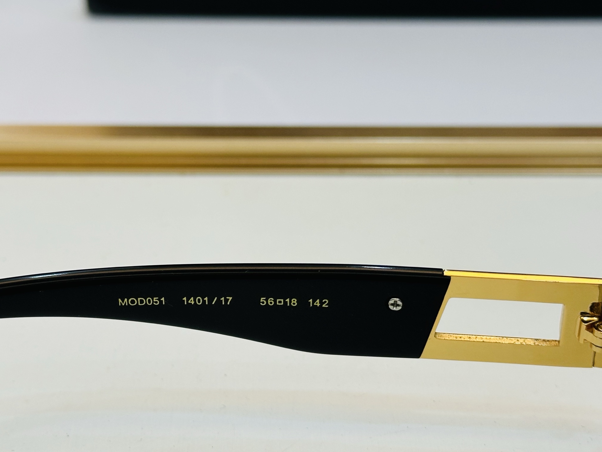 🎉🎉范思家 VERSACE✨✨✨MODEL：MOD051 Size：56口18-142 ✨D有范