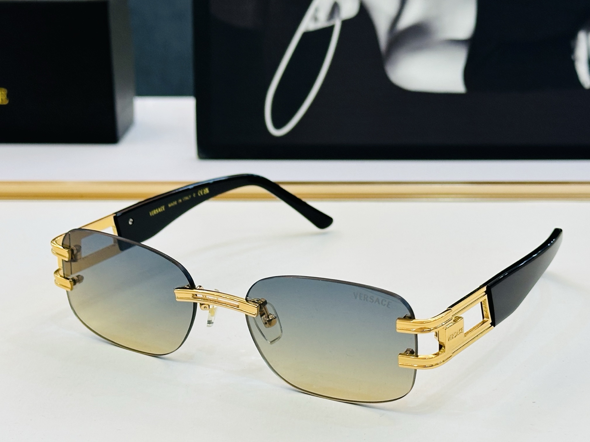 🎉🎉范思家 VERSACE✨✨✨MODEL：MOD051 Size：56口18-142 ✨D有范