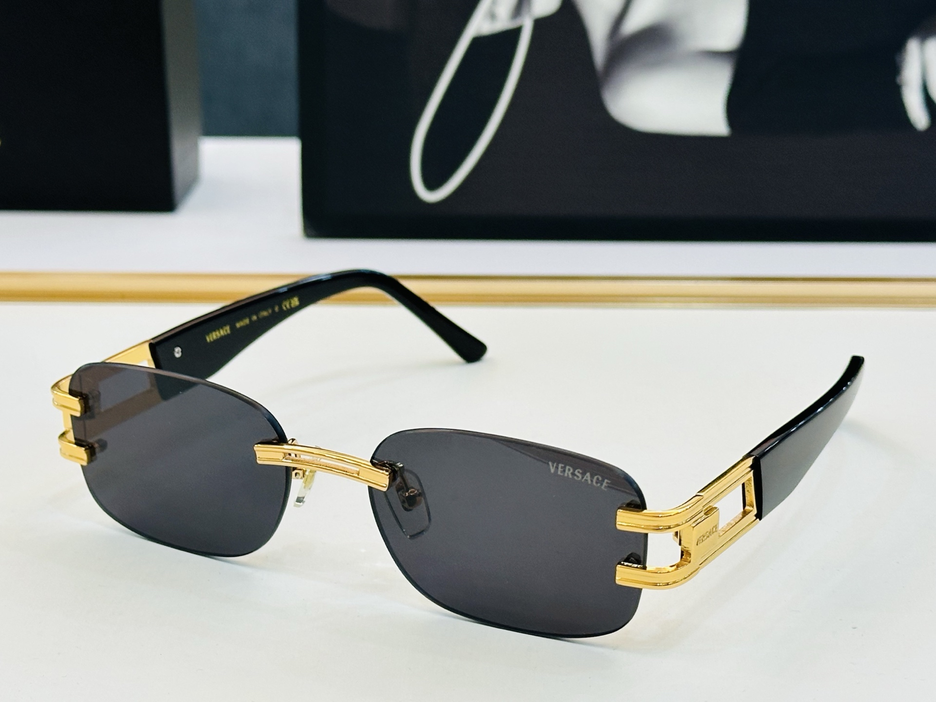 🎉🎉范思家 VERSACE✨✨✨MODEL：MOD051 Size：56口18-142 ✨D有范