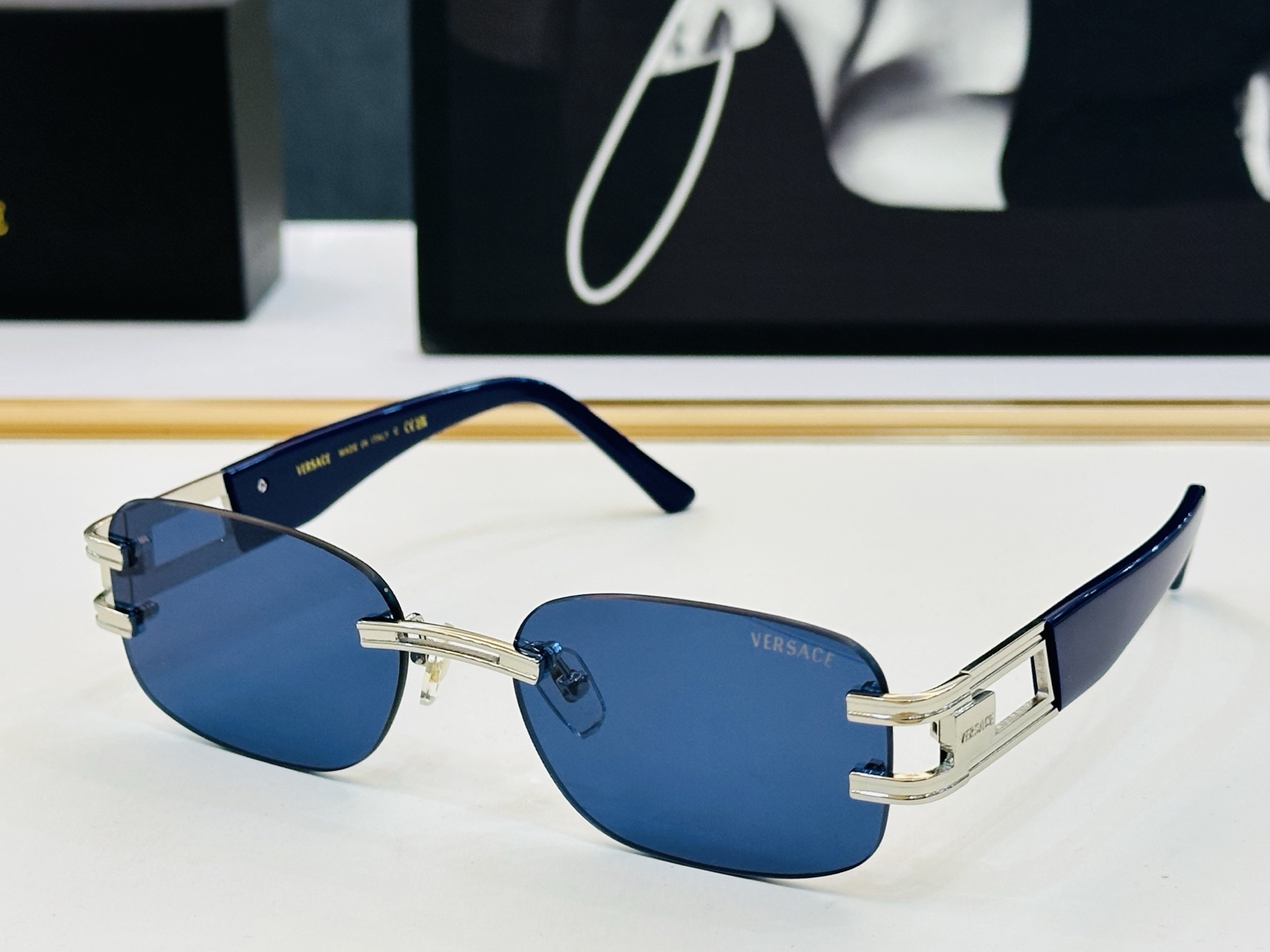 🎉🎉范思家 VERSACE✨✨✨MODEL：MOD051 Size：56口18-142 ✨D有范