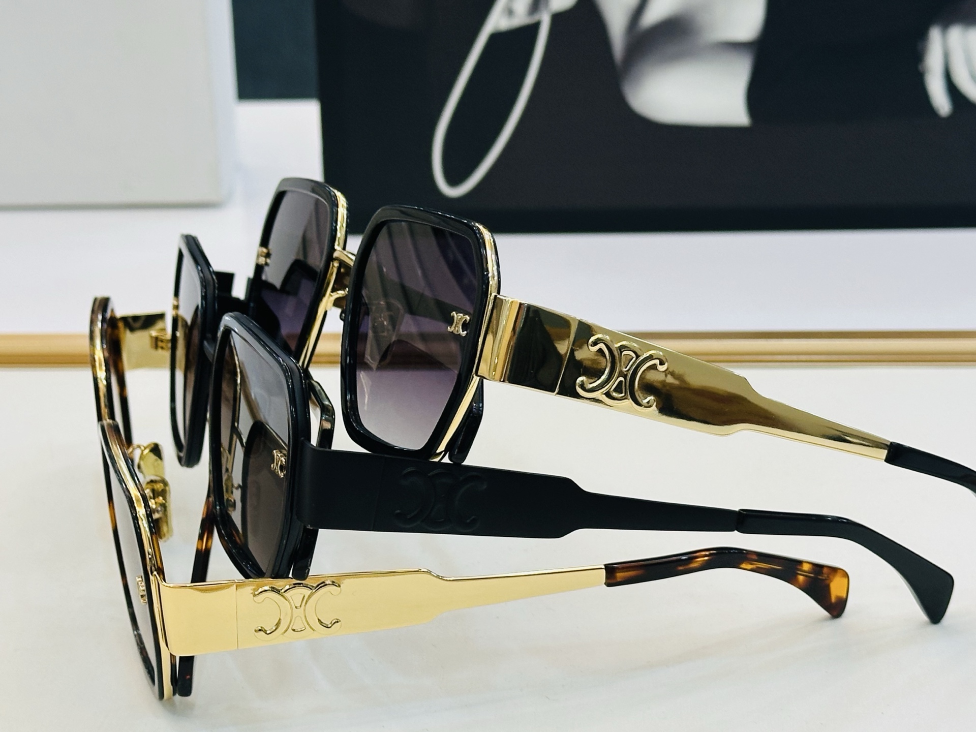 【CELINE】赛琳 CL40333F Size：53口21-145 一直热销的款式 欧美风 L光泽度好