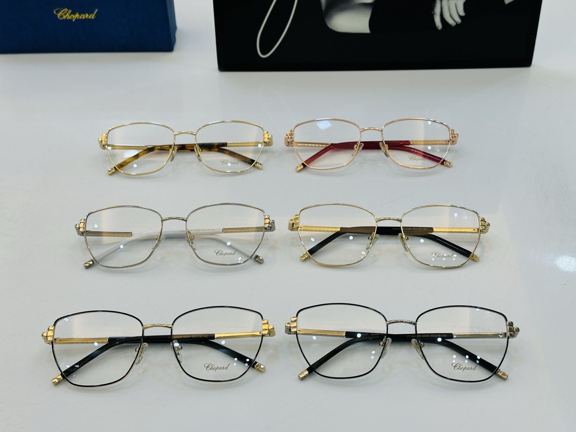 原版 ChoPard肖邦 MODEL: VCHL98 Size：55口18-142 以现代时尚的设计风格