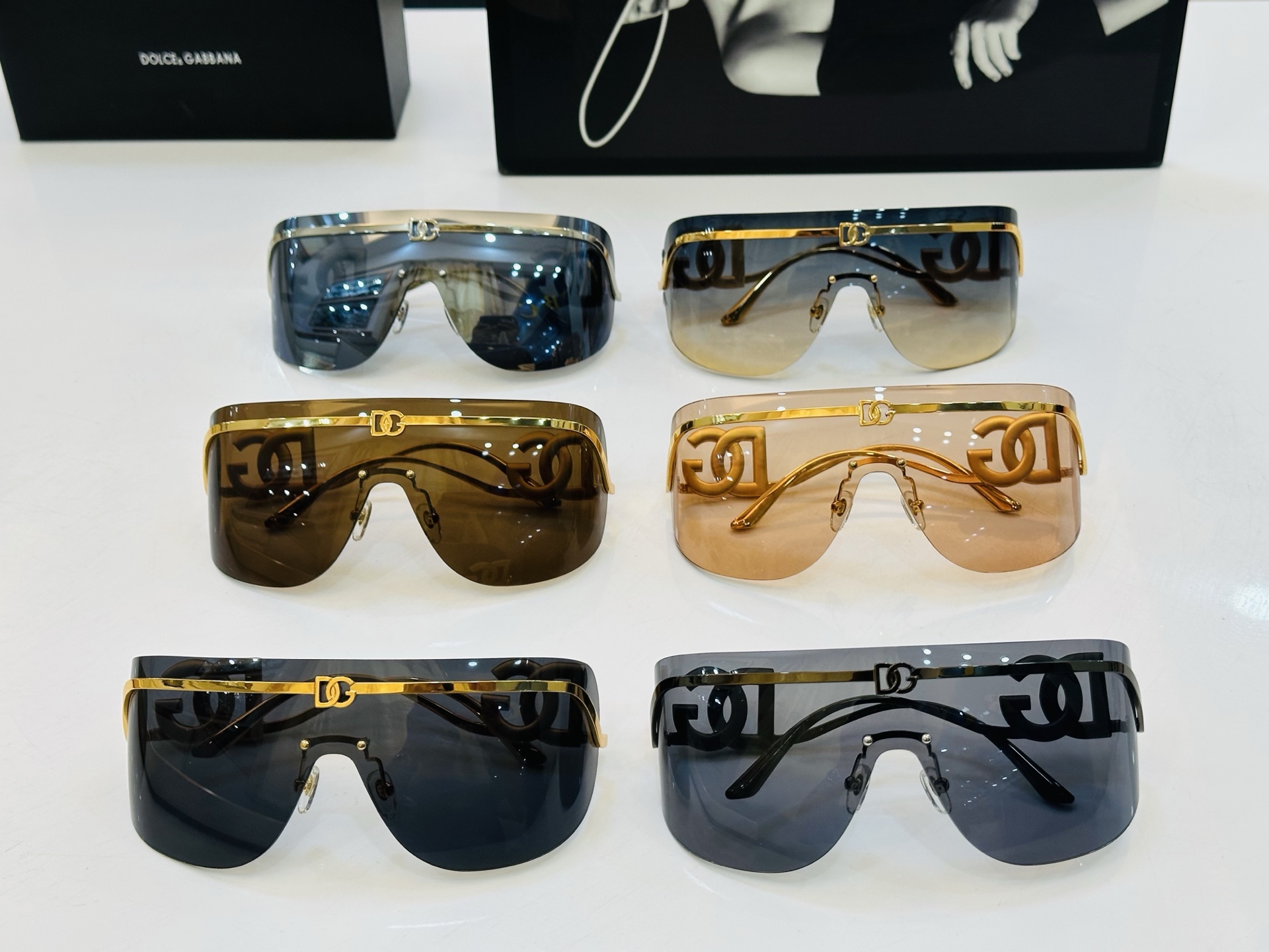 DOLCE&GABBANA* 杜家 DG2320 Size：143口0-120 质量杠杠的 👍喜欢的快下