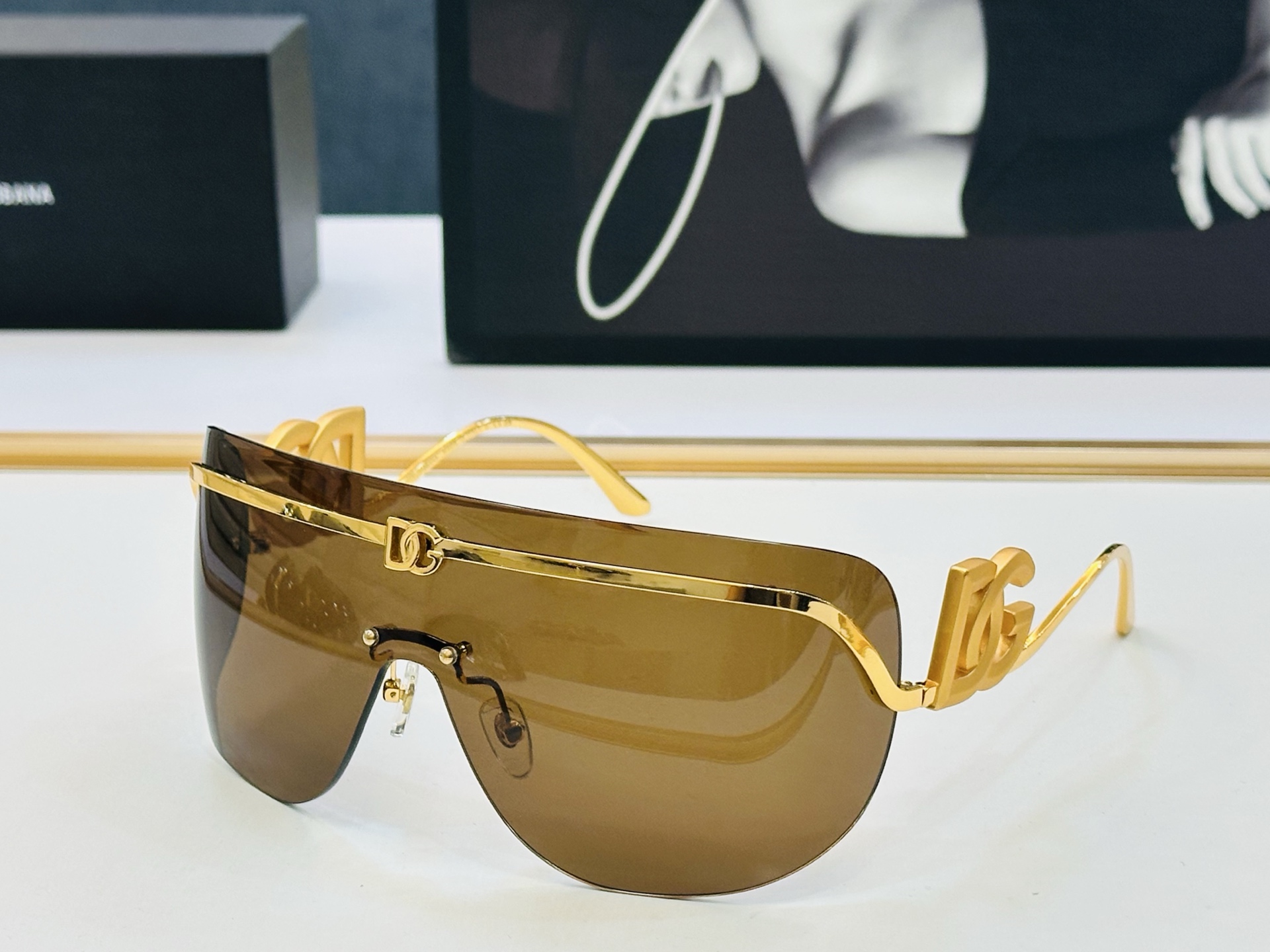 DOLCE&GABBANA* 杜家 DG2320 Size：143口0-120 质量杠杠的 👍喜欢的快下