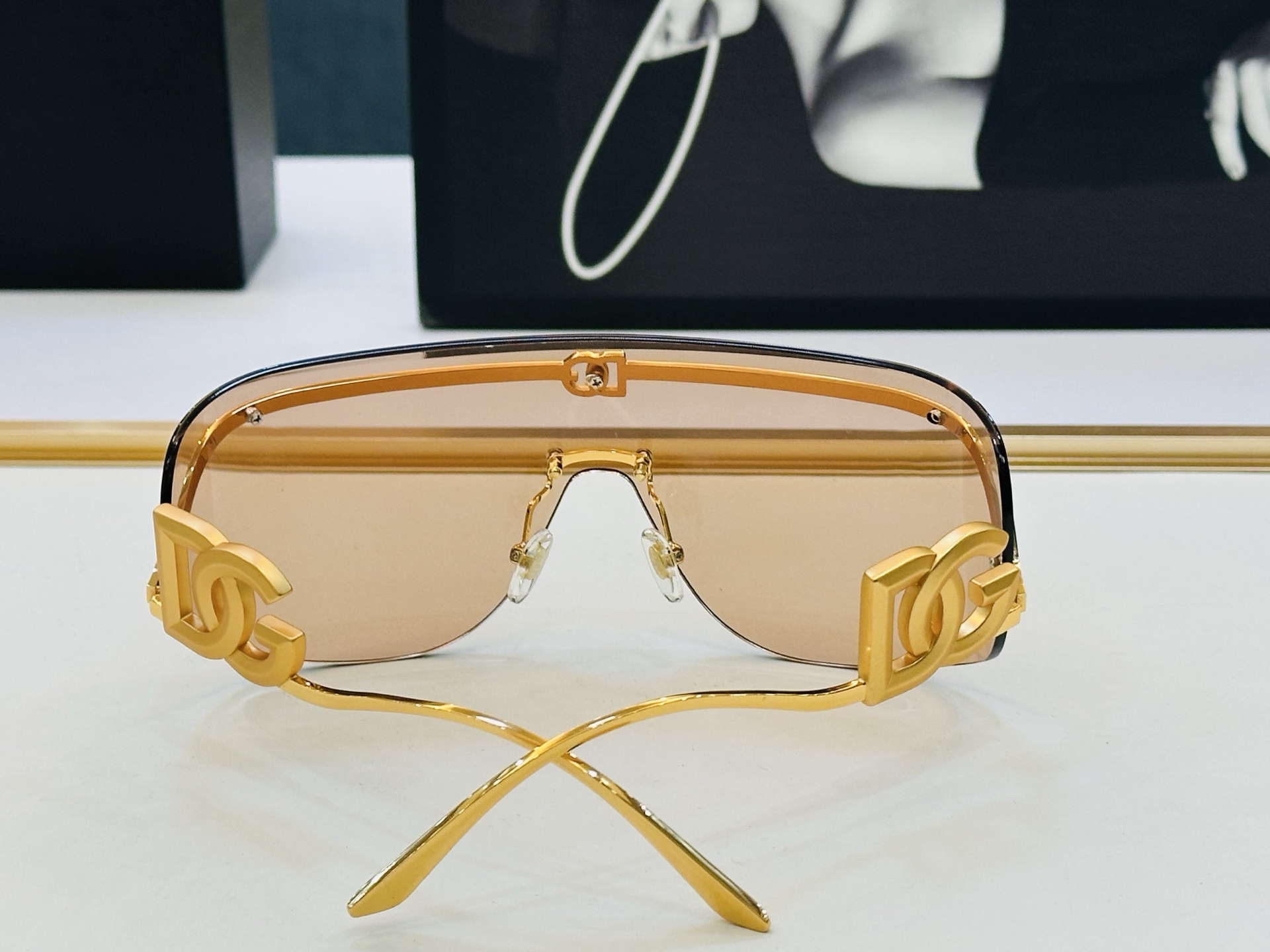 DOLCE&GABBANA* 杜家 DG2320 Size：143口0-120 质量杠杠的 👍喜欢的快下