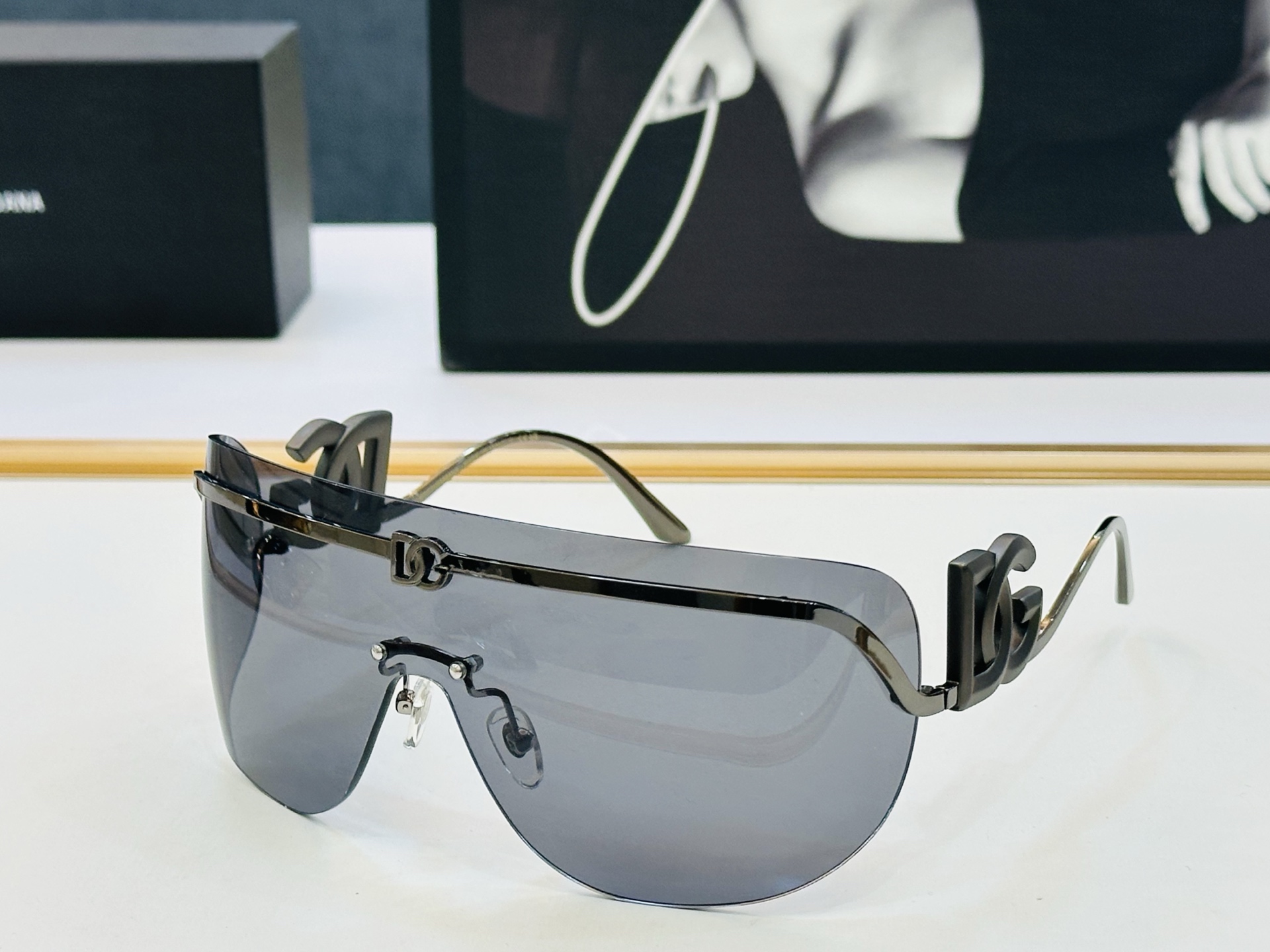 DOLCE&GABBANA* 杜家 DG2320 Size：143口0-120 质量杠杠的 👍喜欢的快下